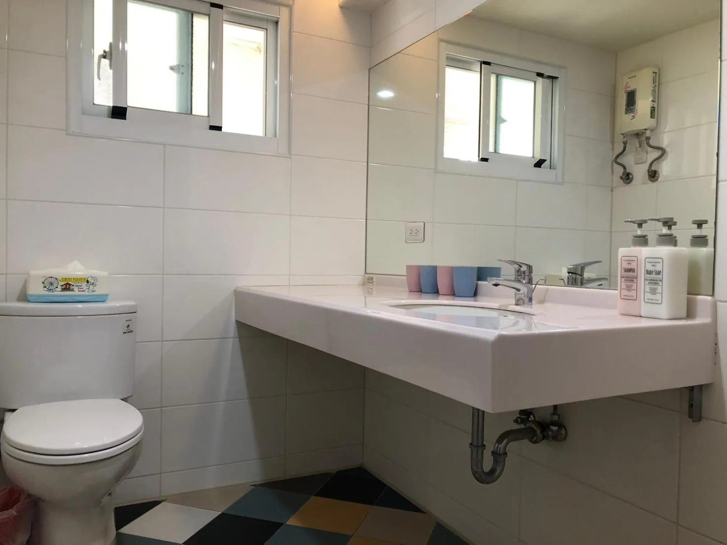 Bathroom in Music City Inn