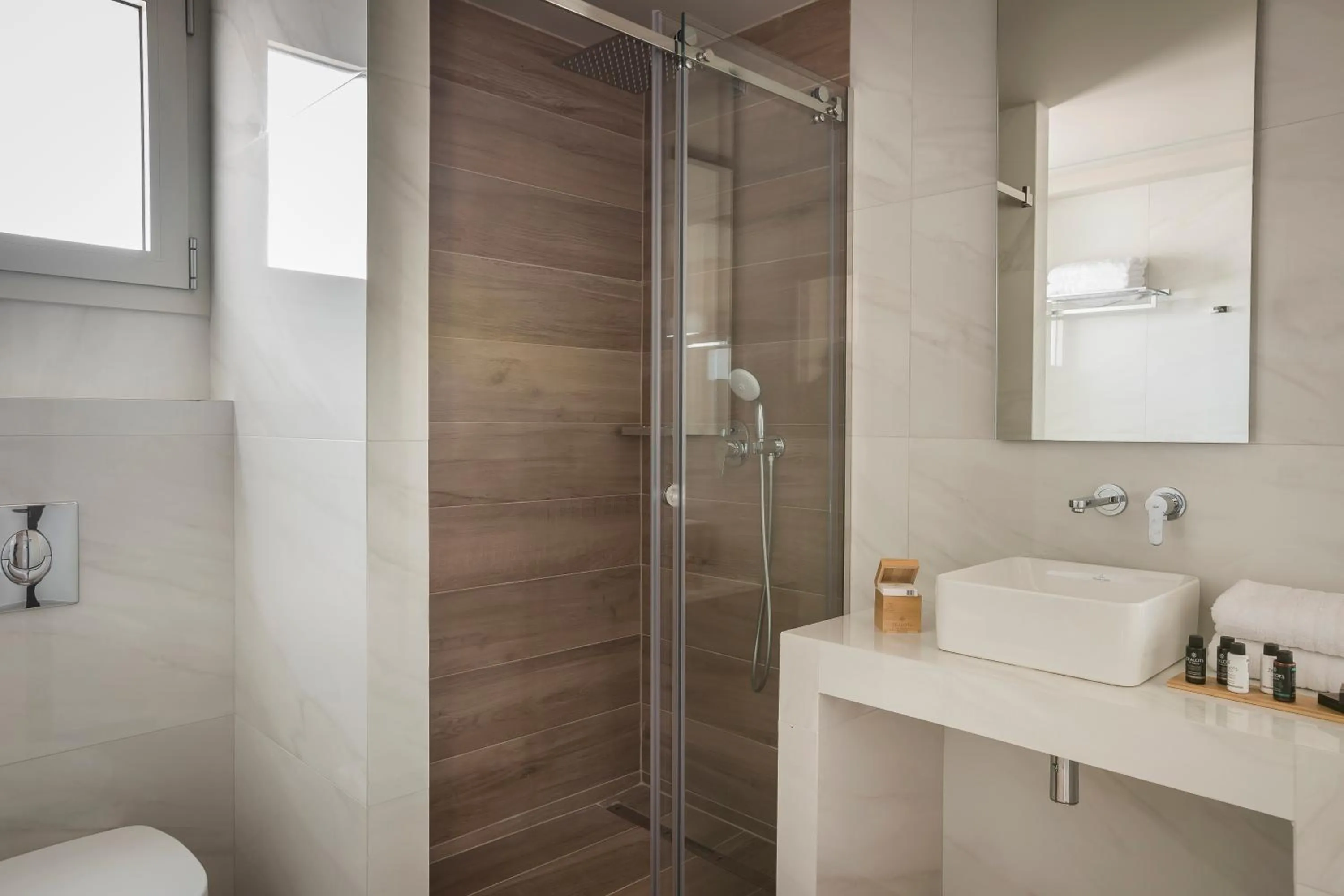 Shower in Ionian Plaza Hotel & Spa