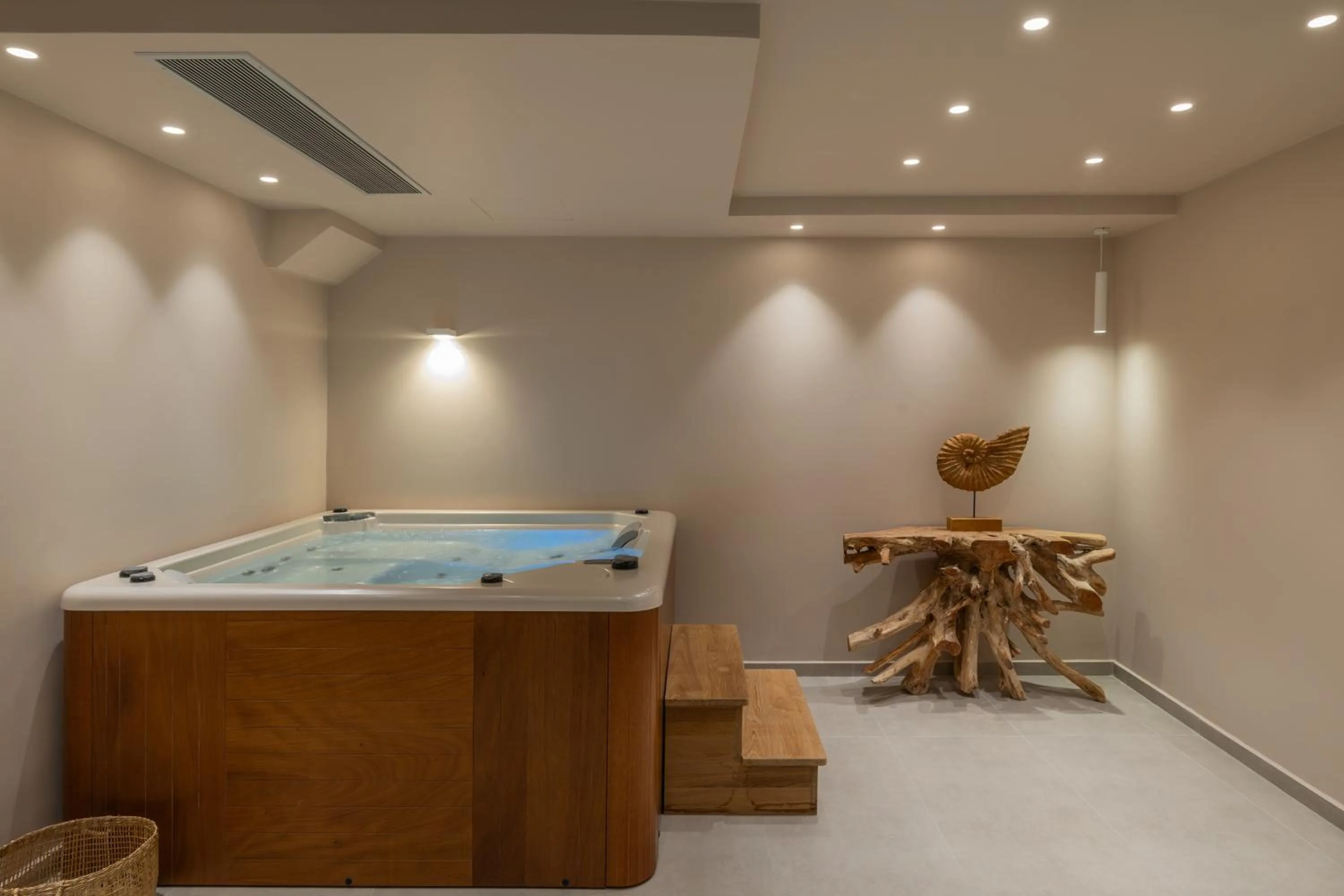 Ionian Plaza Hotel & Spa