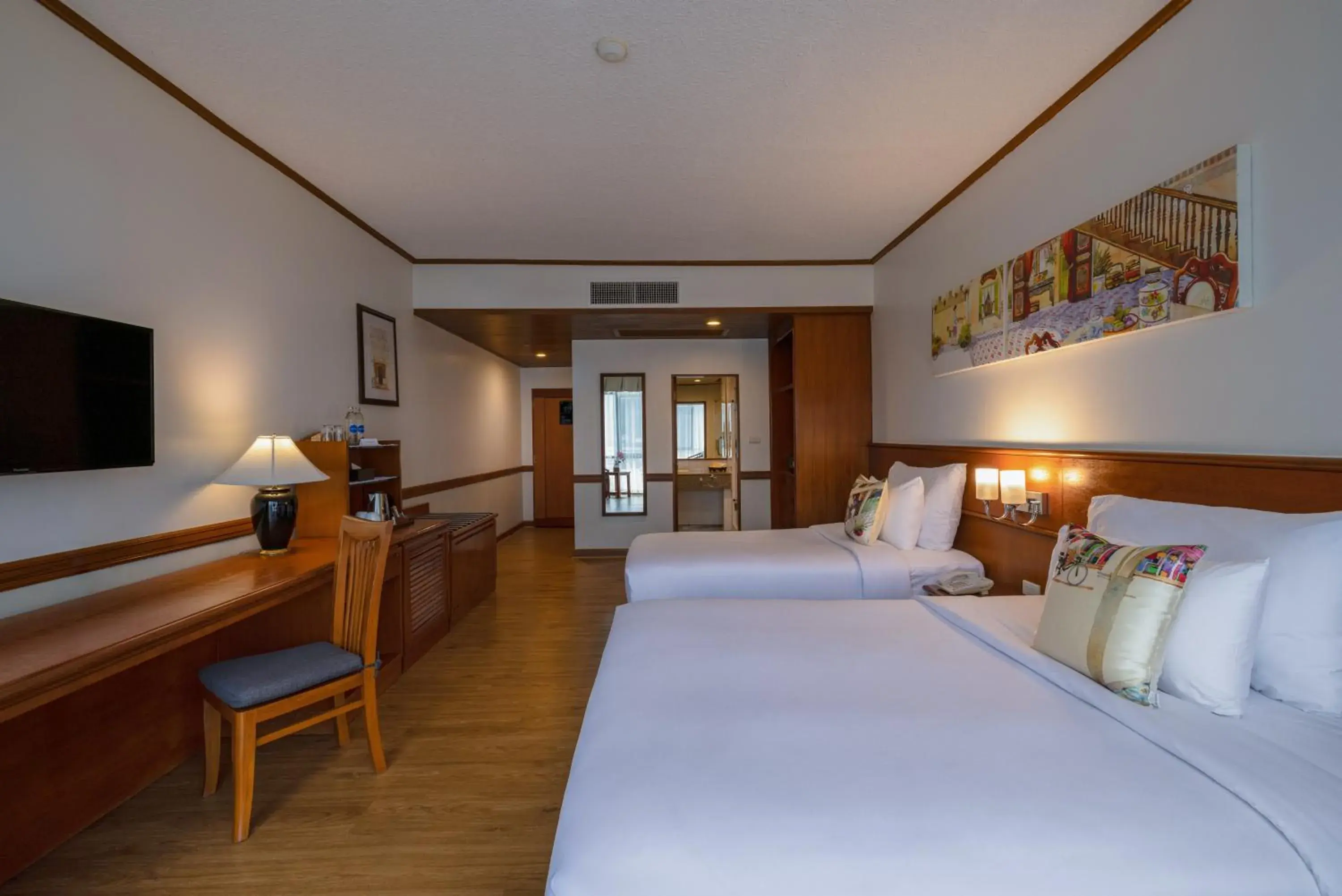 Deluxe Double or Twin Room with City View in Royal Phuket City Hotel Deluxe Double or Twin Room with City View in Royal Phuket City Hotel