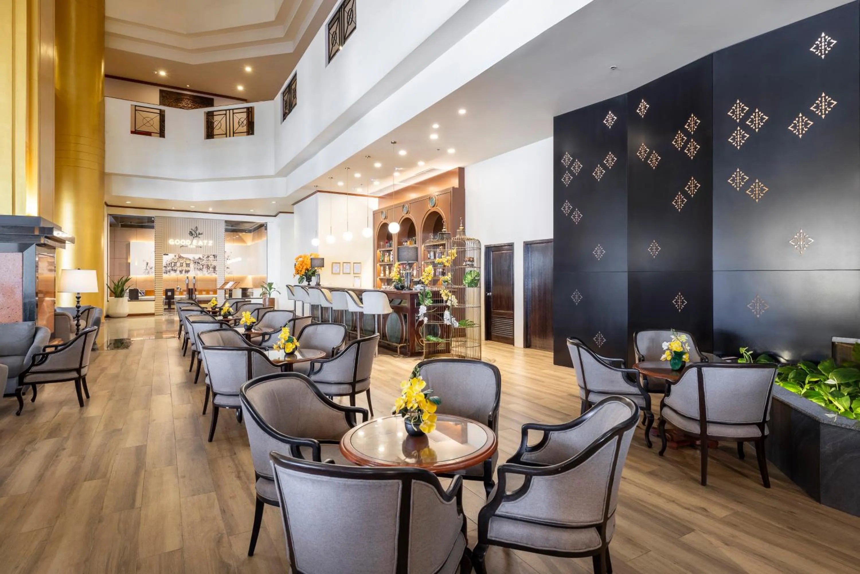 Lounge or bar in Royal Phuket City Hotel