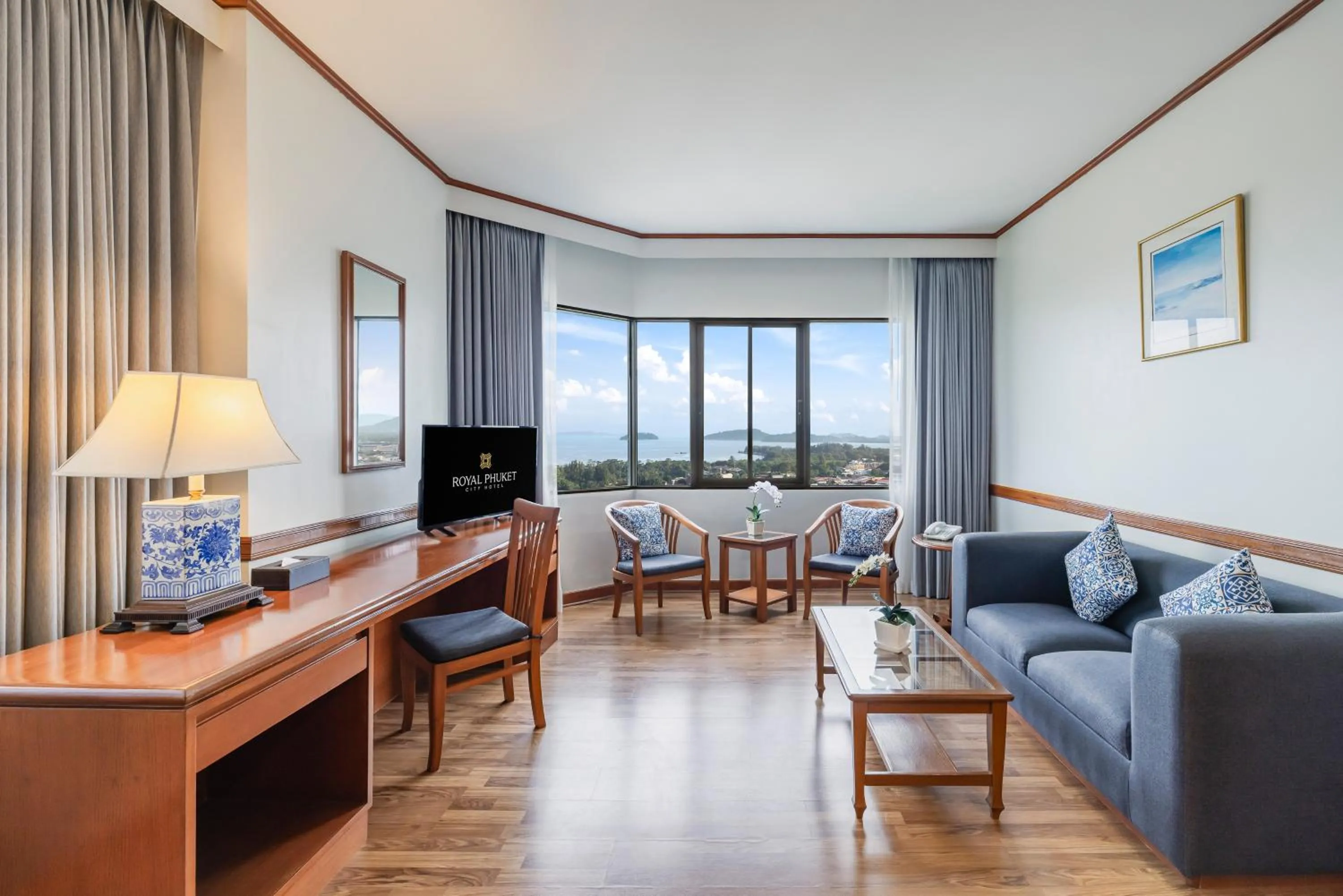 Living room in Royal Phuket City Hotel