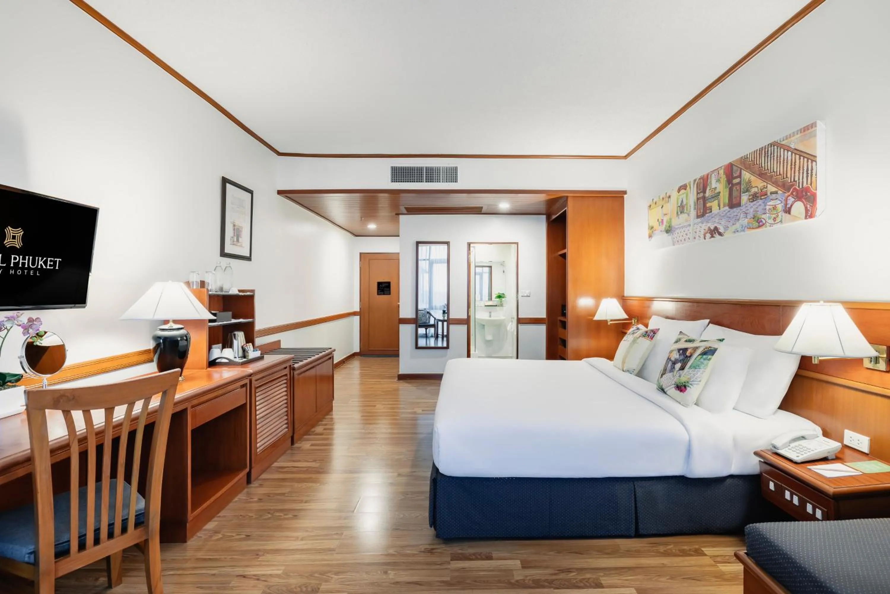 Bed in Royal Phuket City Hotel