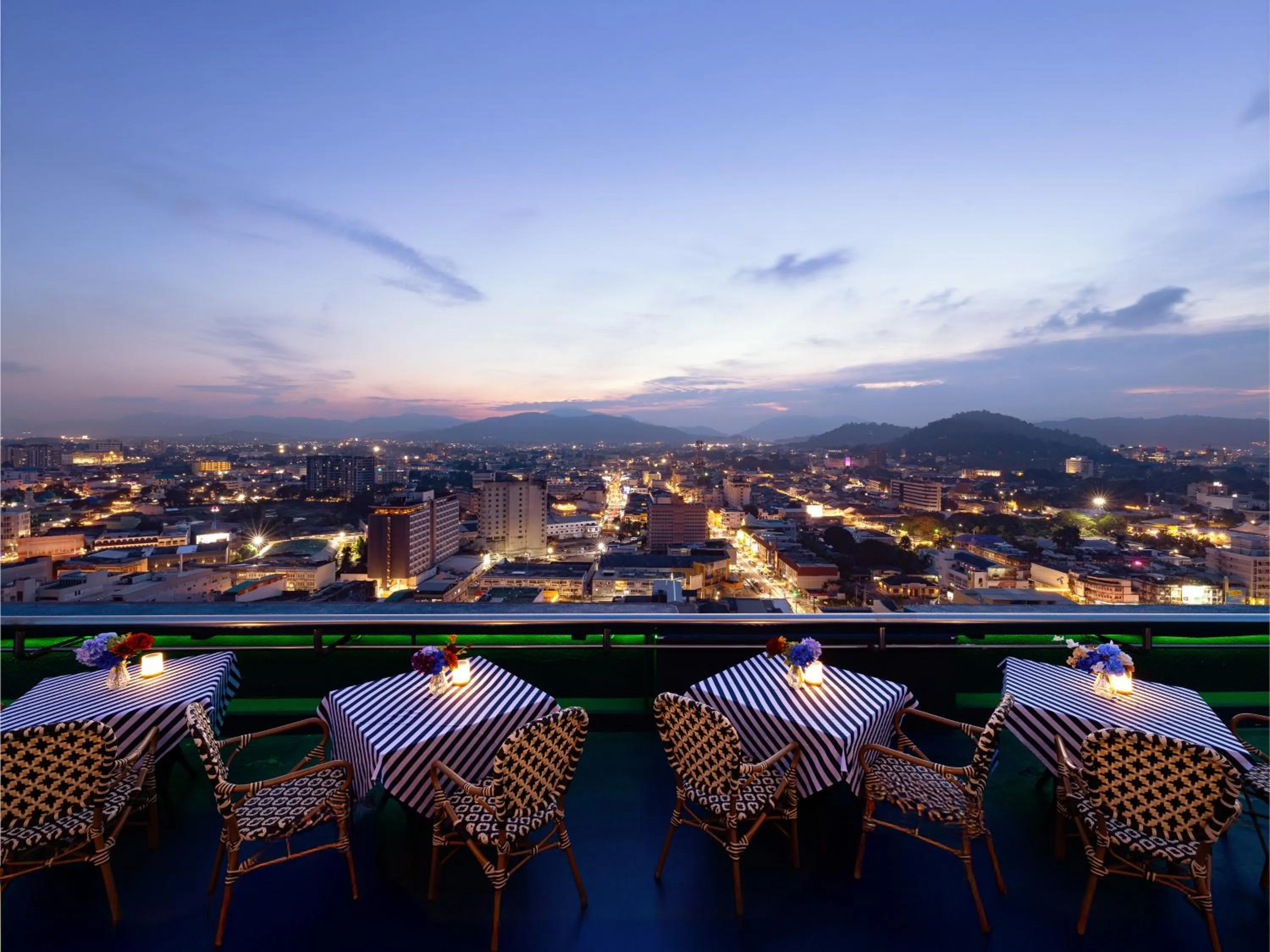 Restaurant/places to eat in Royal Phuket City Hotel