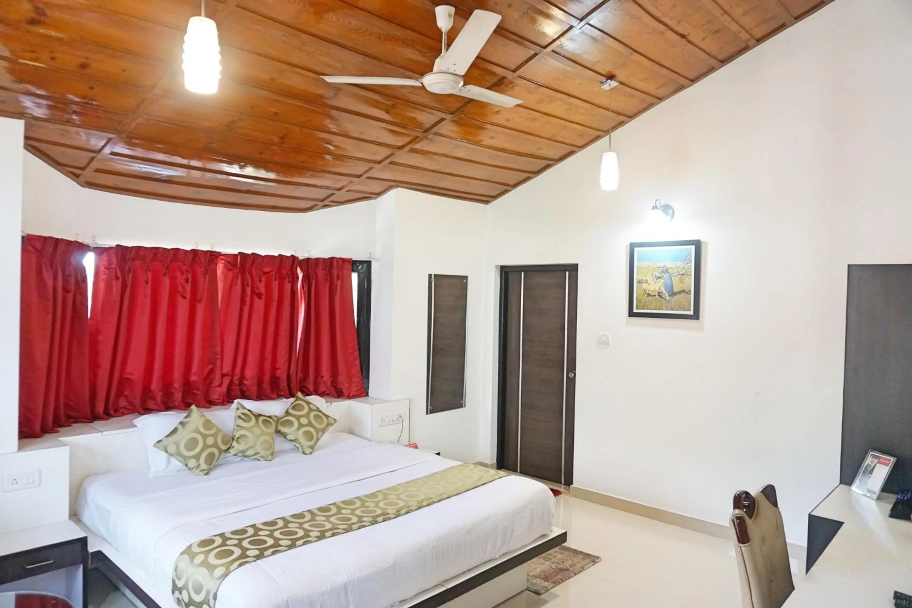 Bed in Ess & Bee Resorts