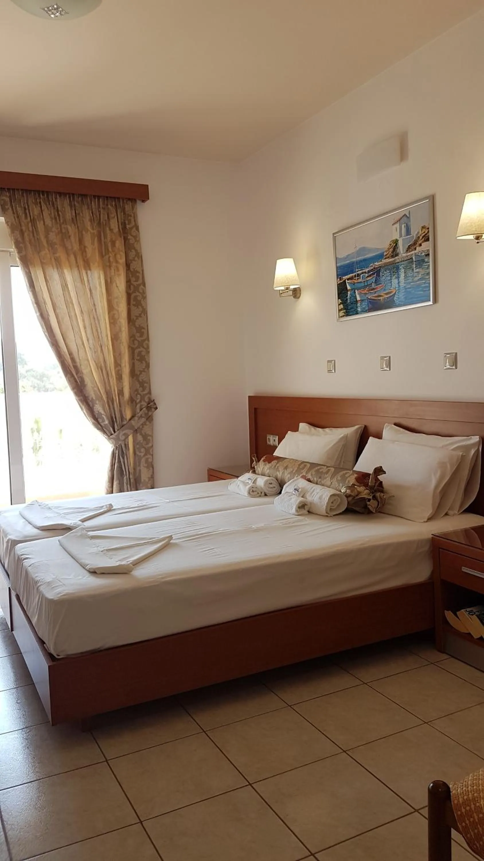 Bed in Paul's Garden Studios