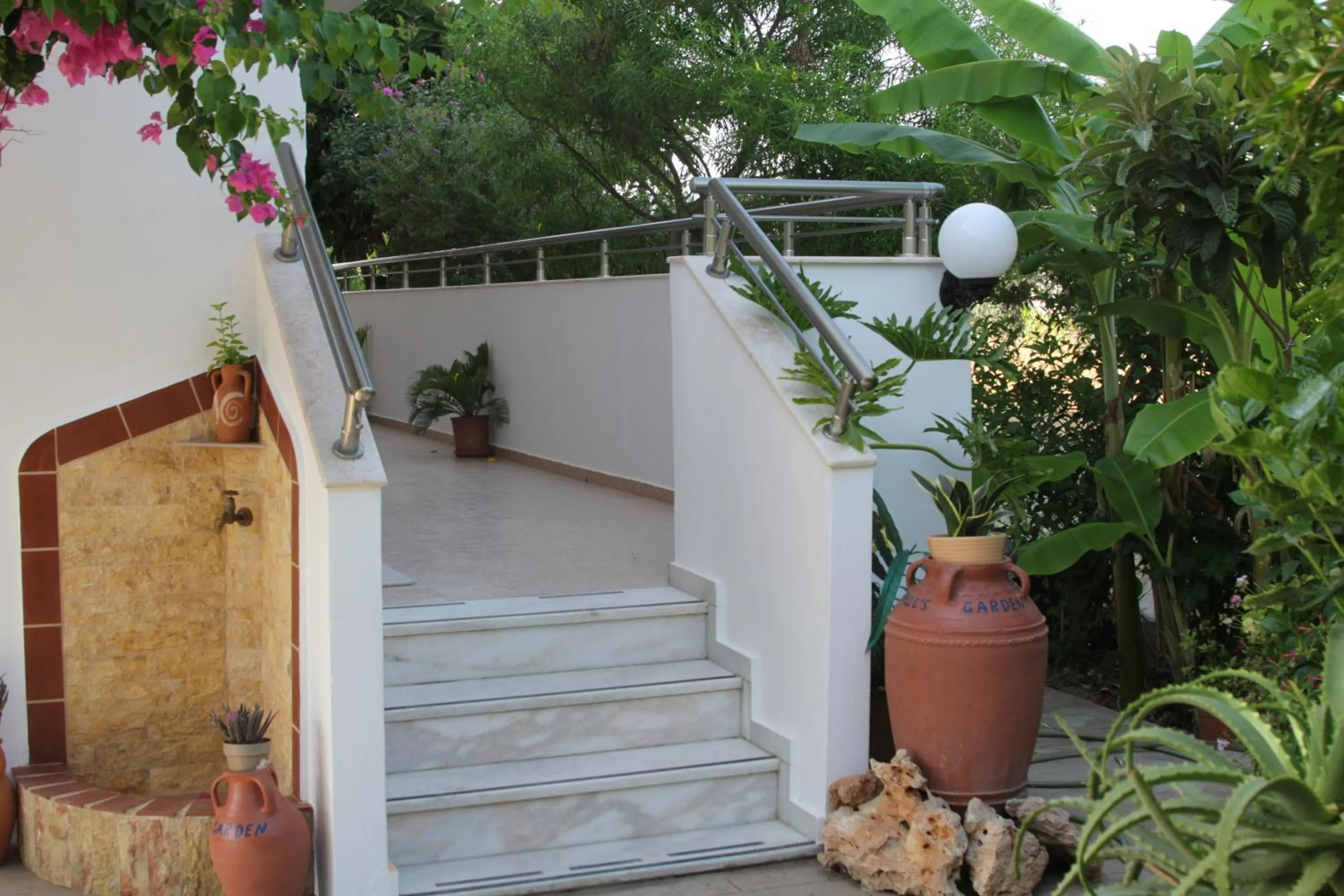 Spring in Paul's Garden Studios