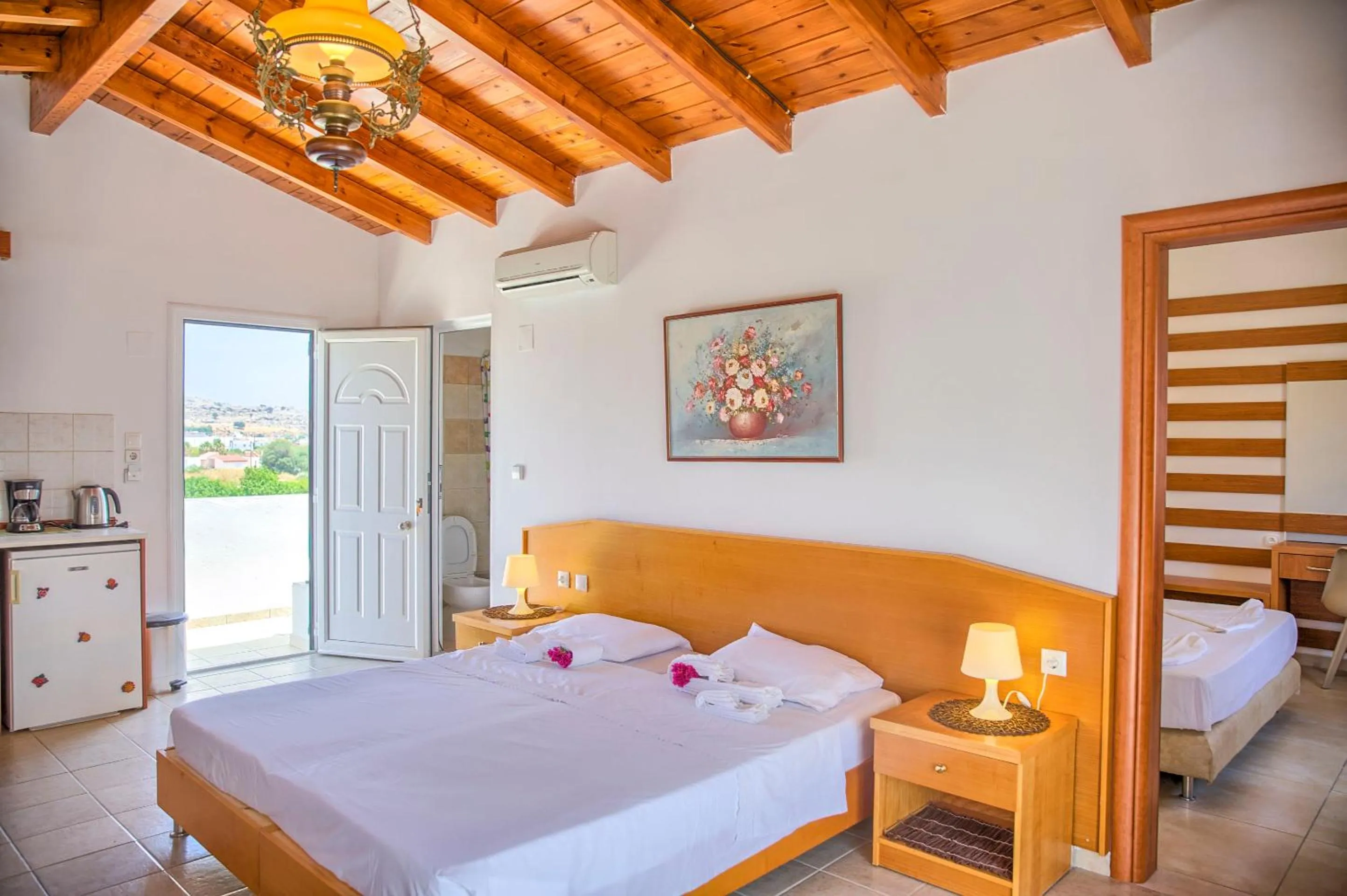 Bed in Paul's Garden Studios