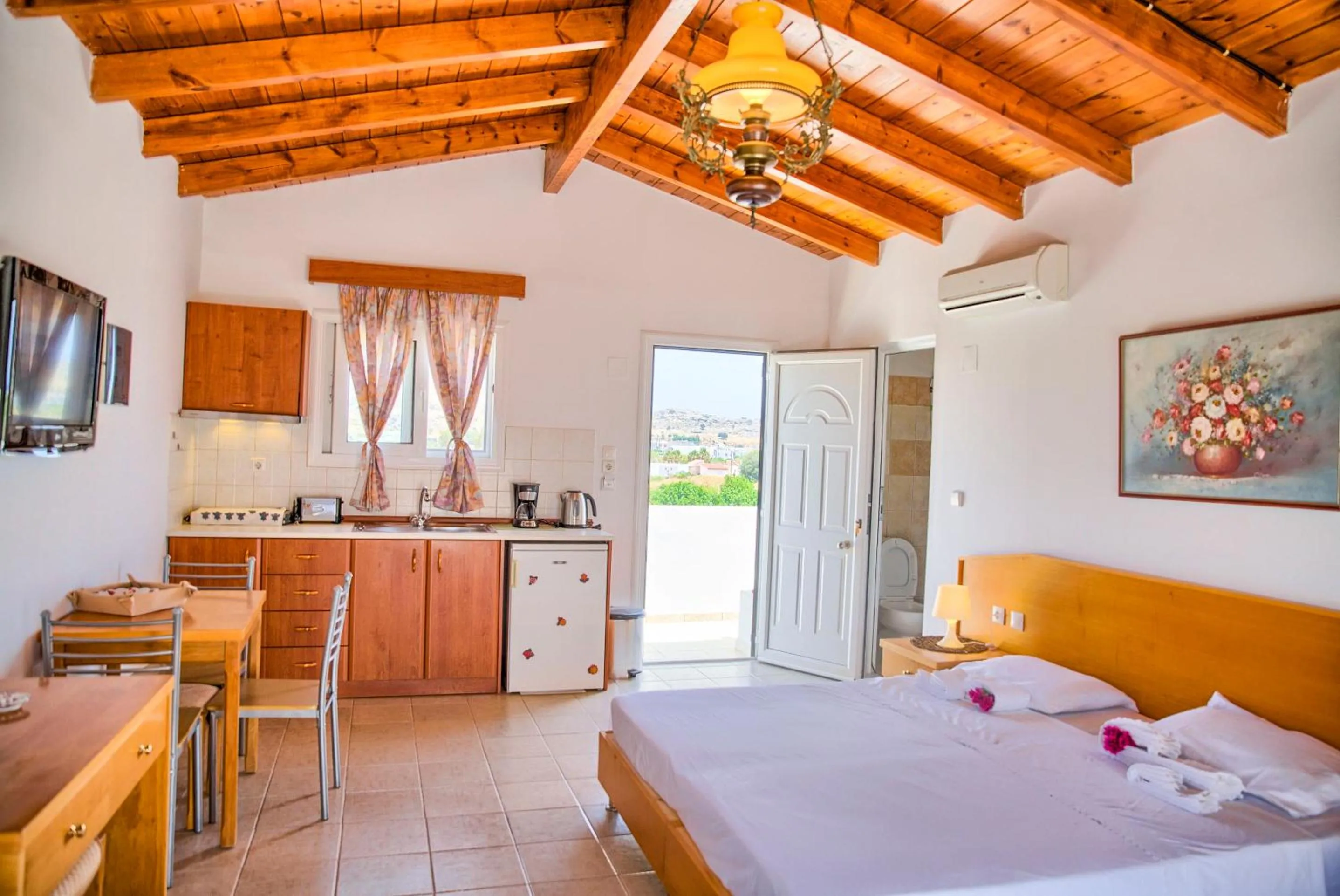 Bed in Paul's Garden Studios