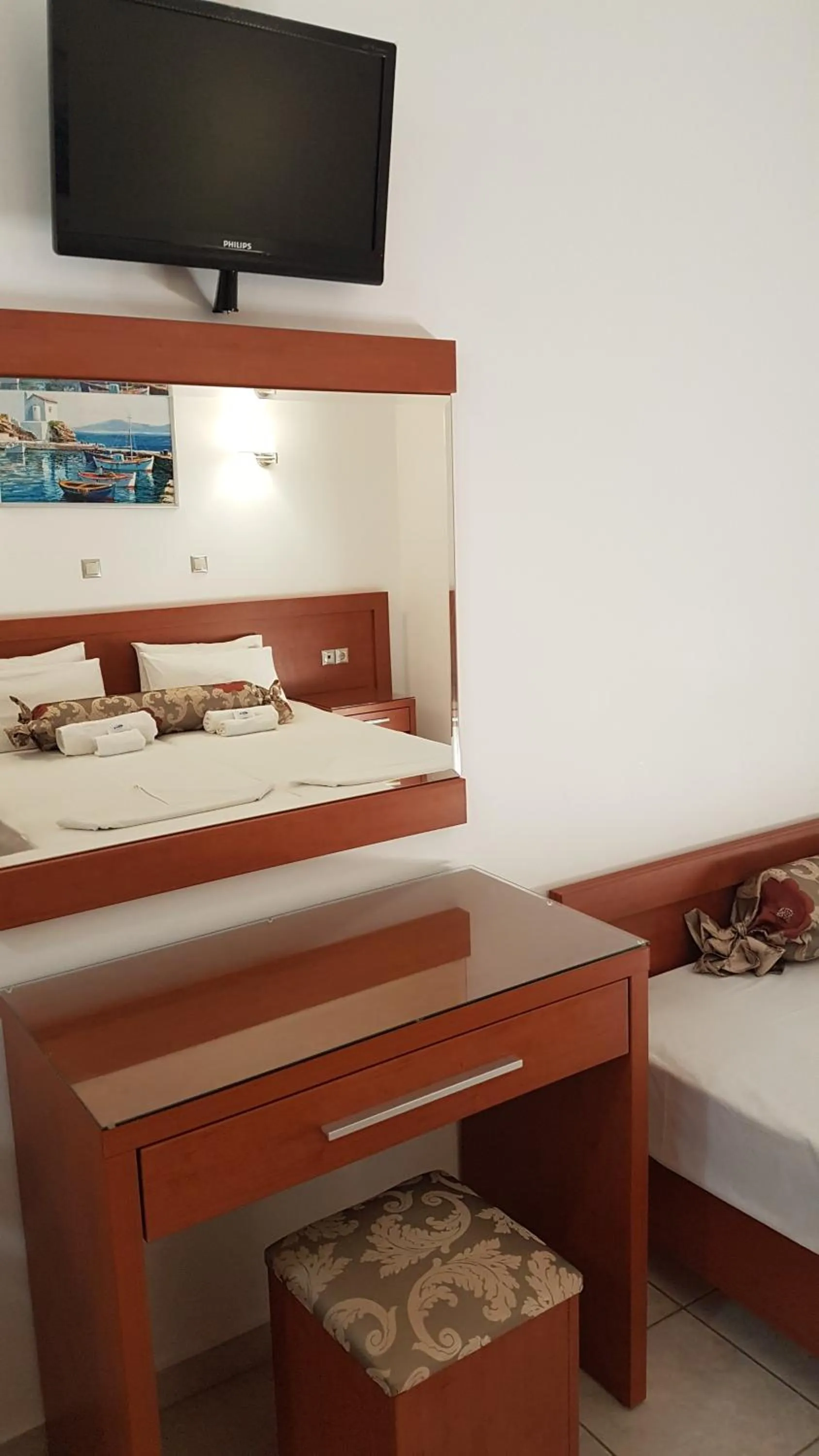 Bed in Paul's Garden Studios