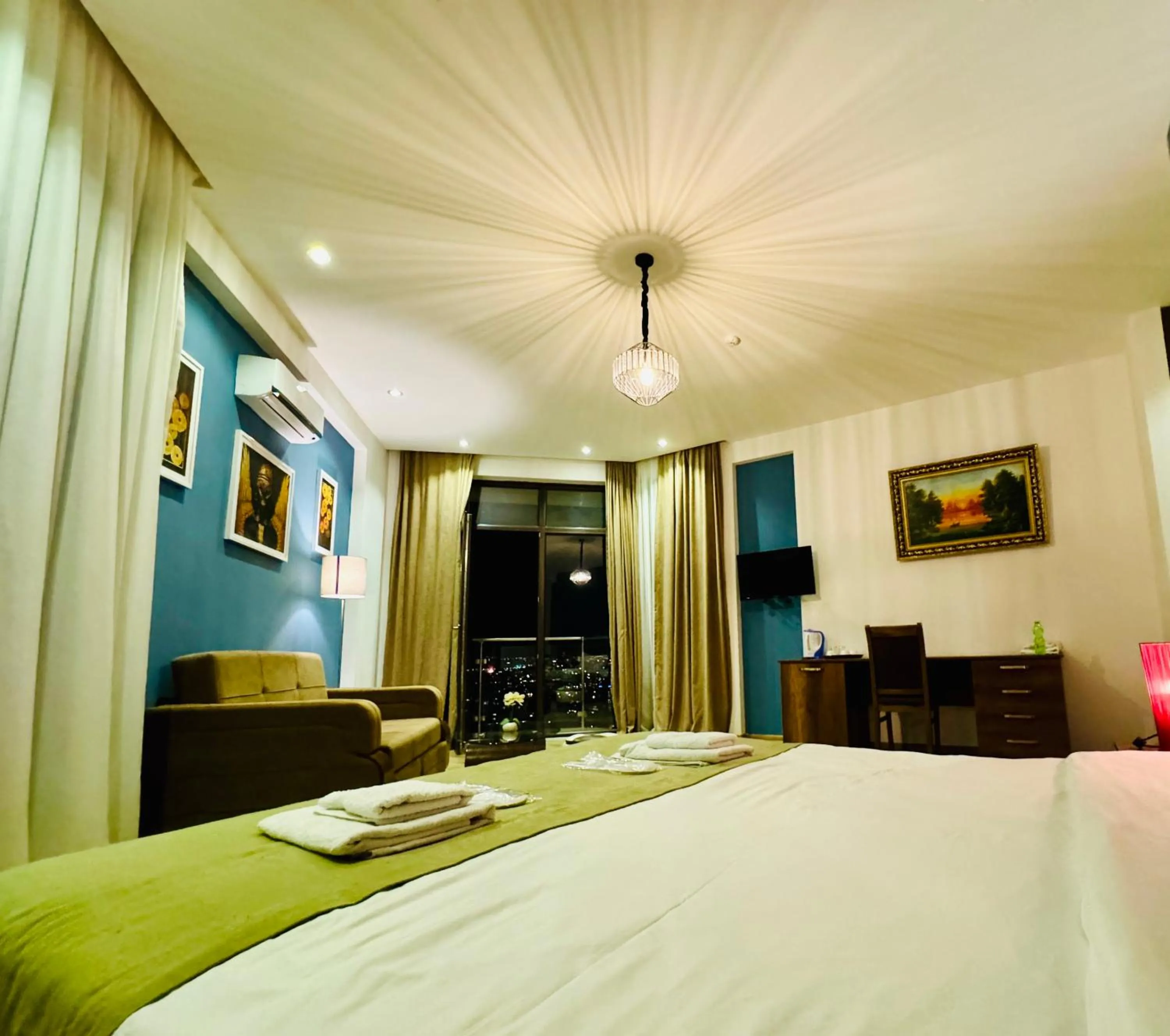 Bed in Hotel King Tom