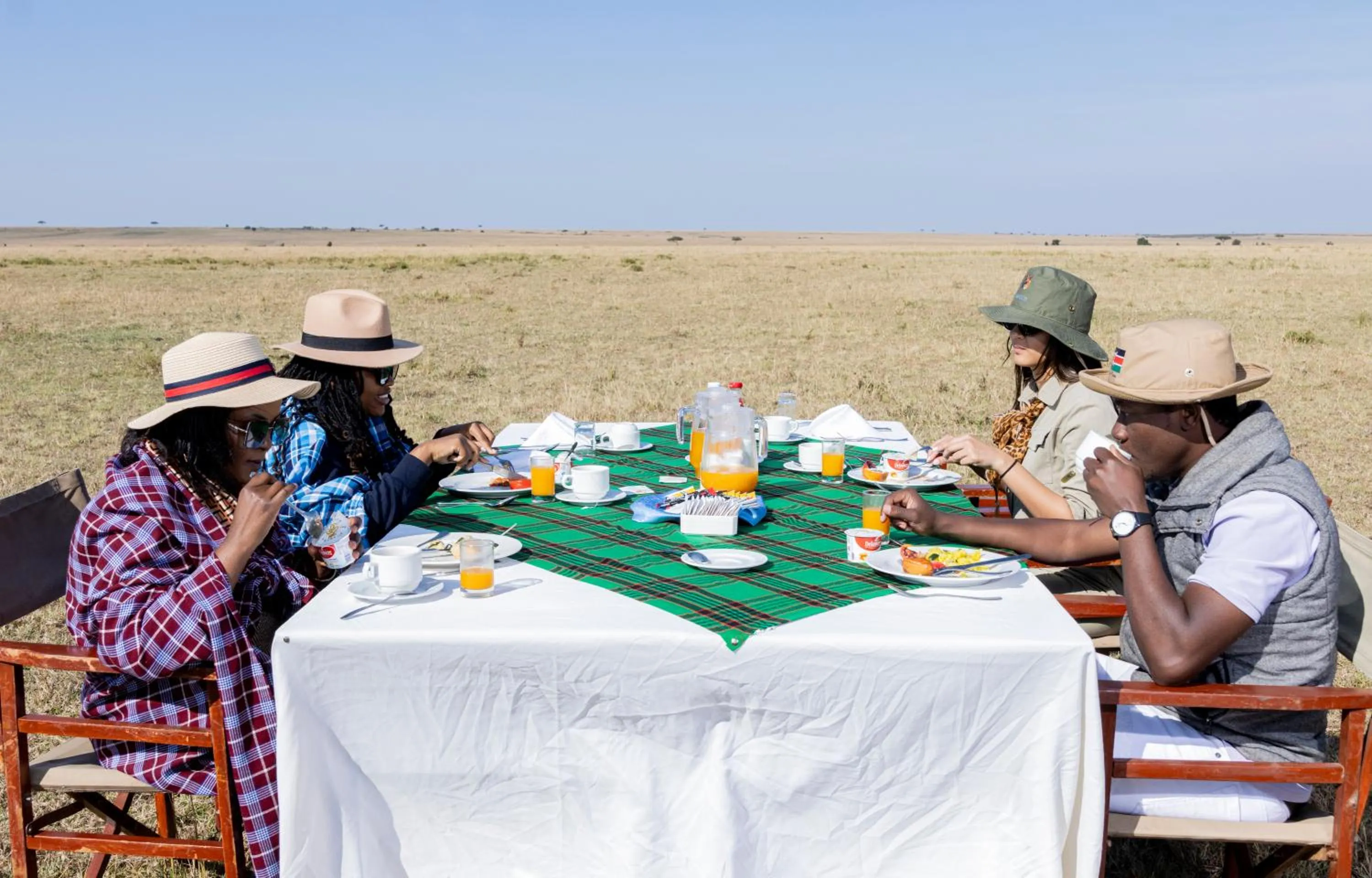 group of guests in PrideInn Mara Camp & Cottages