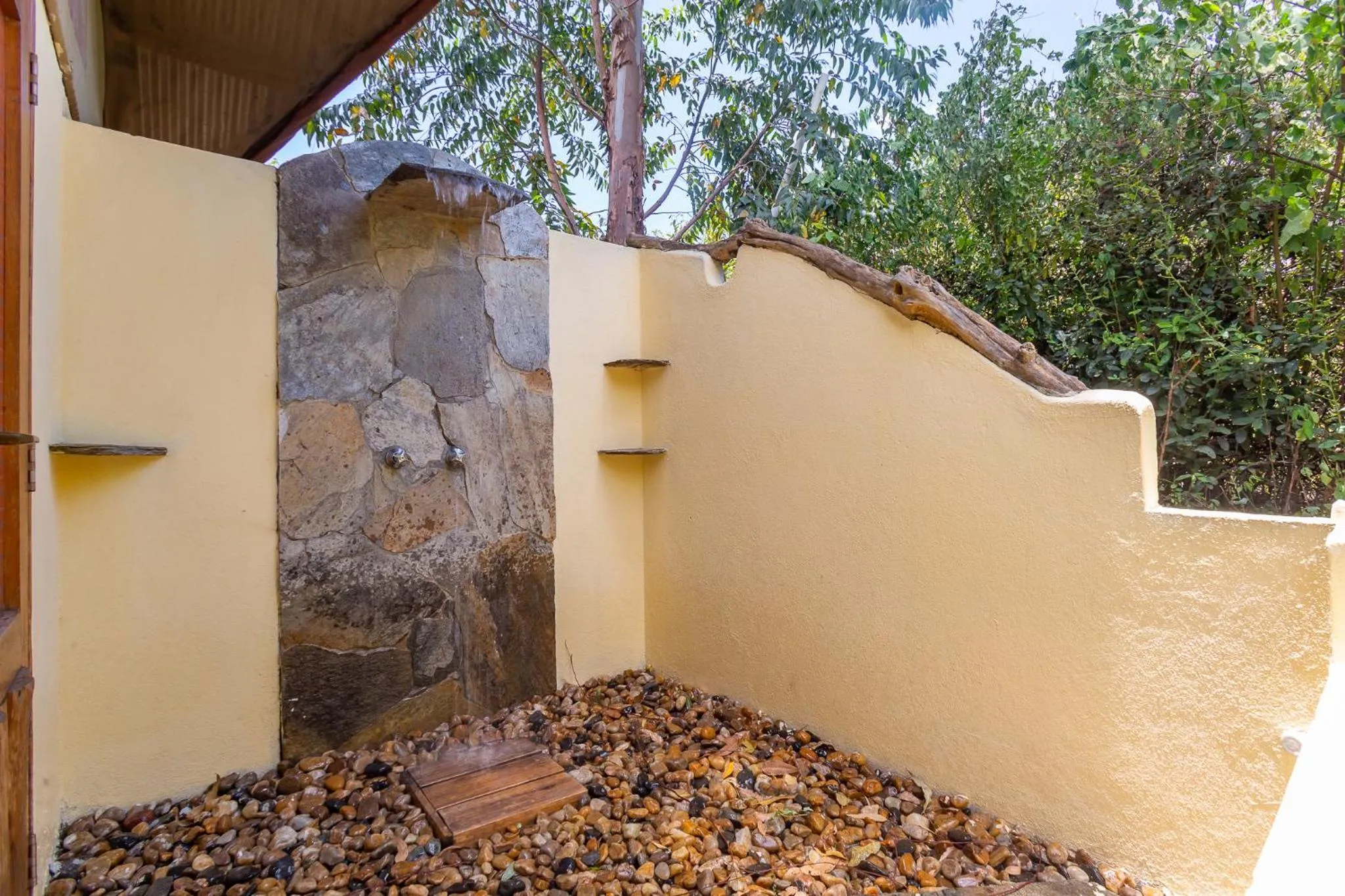 Shower in PrideInn Mara Camp & Cottages