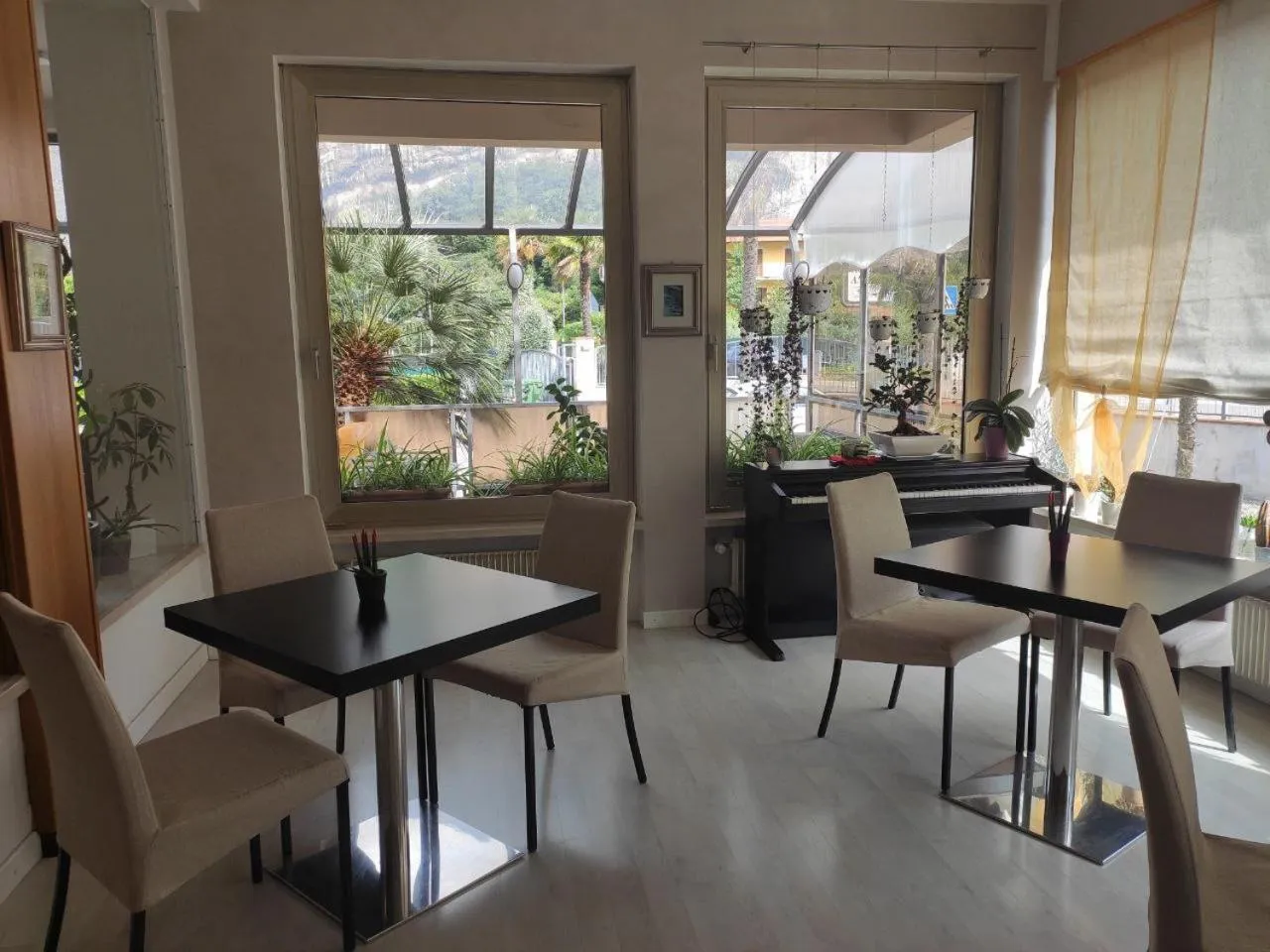 Communal lounge/ TV room in Hotel Angelini