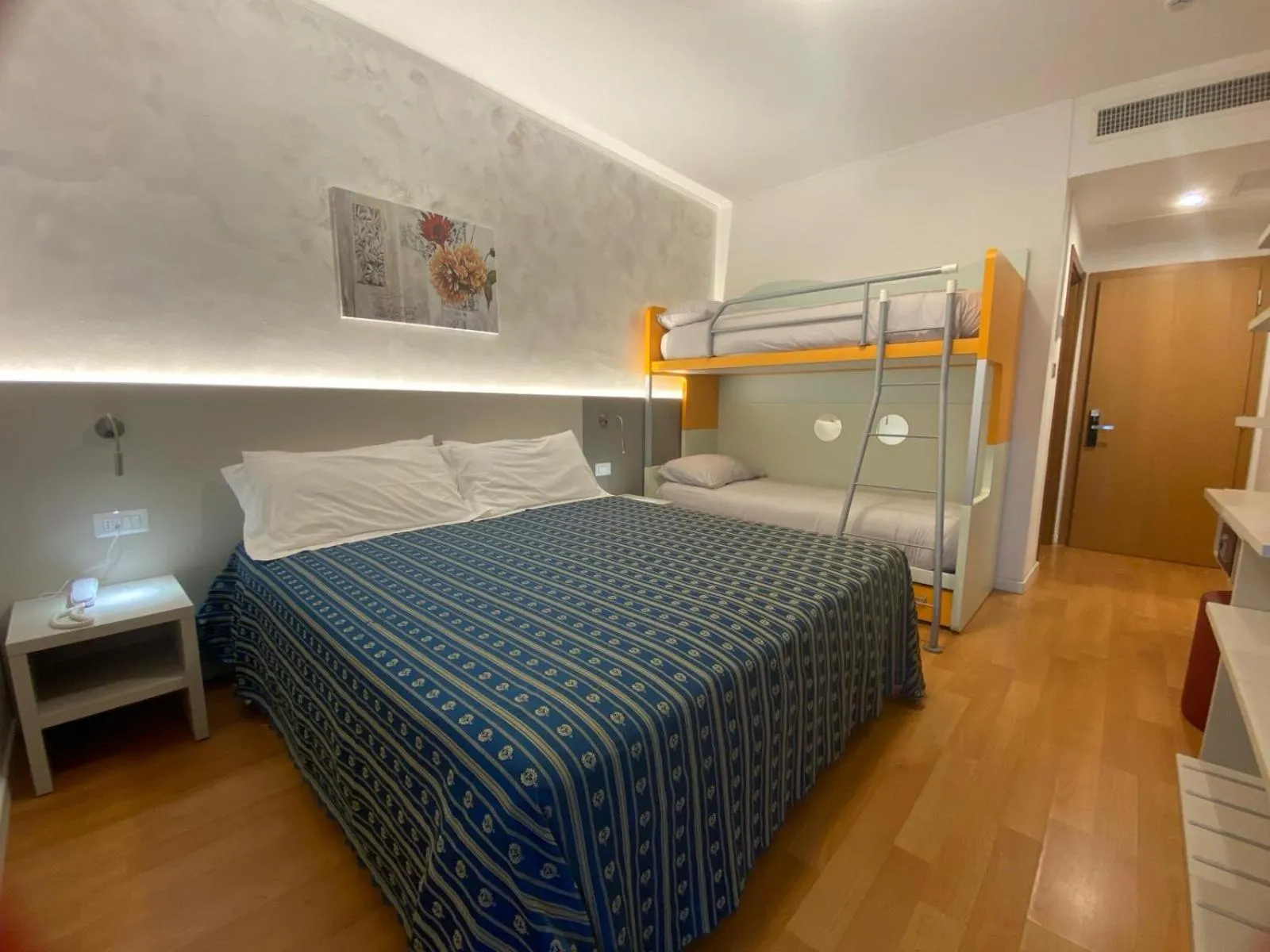 Photo of the whole room in Hotel Angelini