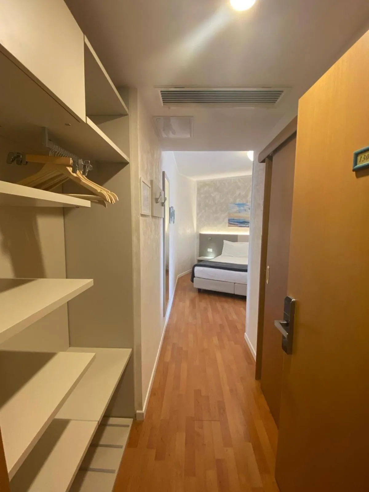 Photo of the whole room in Hotel Angelini