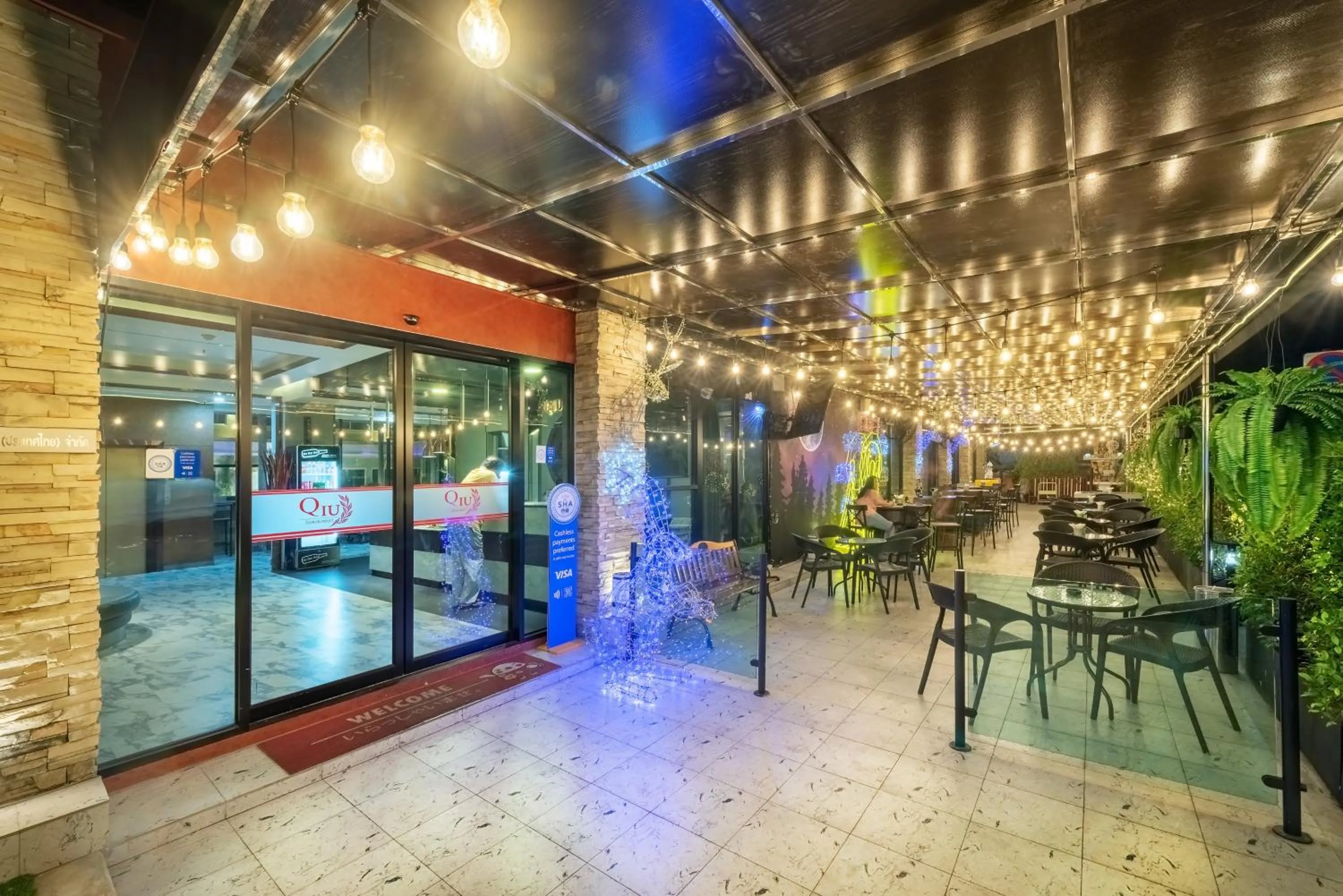 Patio in Qiu Hotel Sukhumvit - BTS On Nut Station