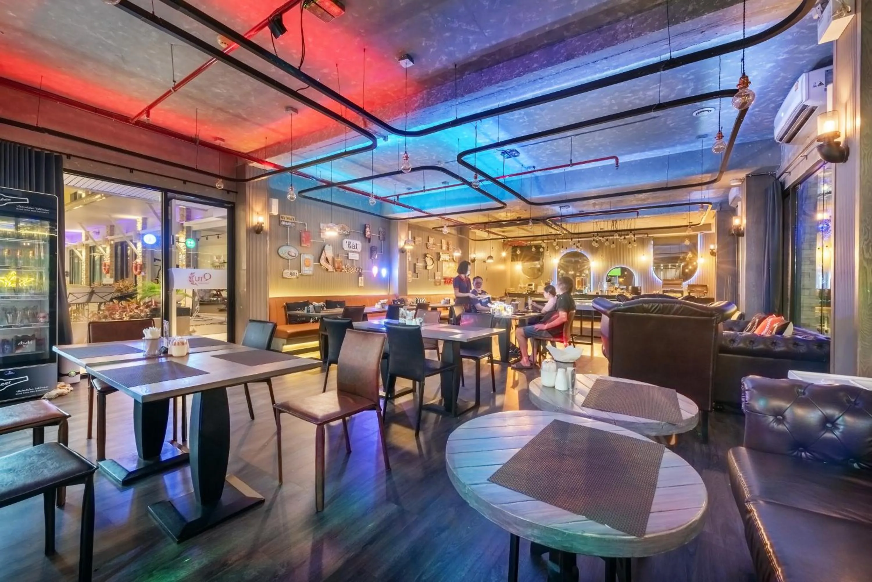 Restaurant/places to eat in Qiu Hotel Sukhumvit - BTS On Nut Station