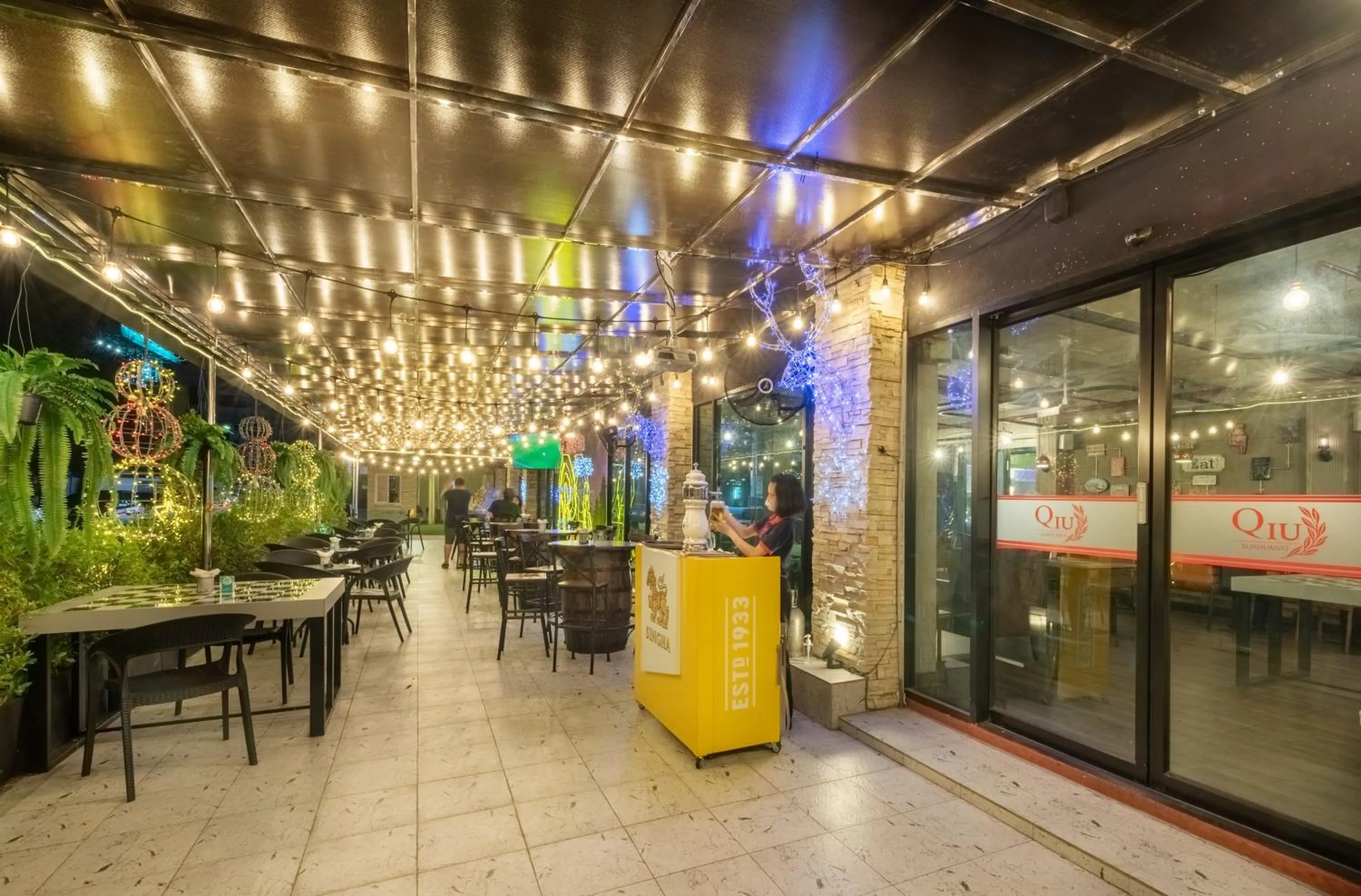 Patio in Qiu Hotel Sukhumvit - BTS On Nut Station