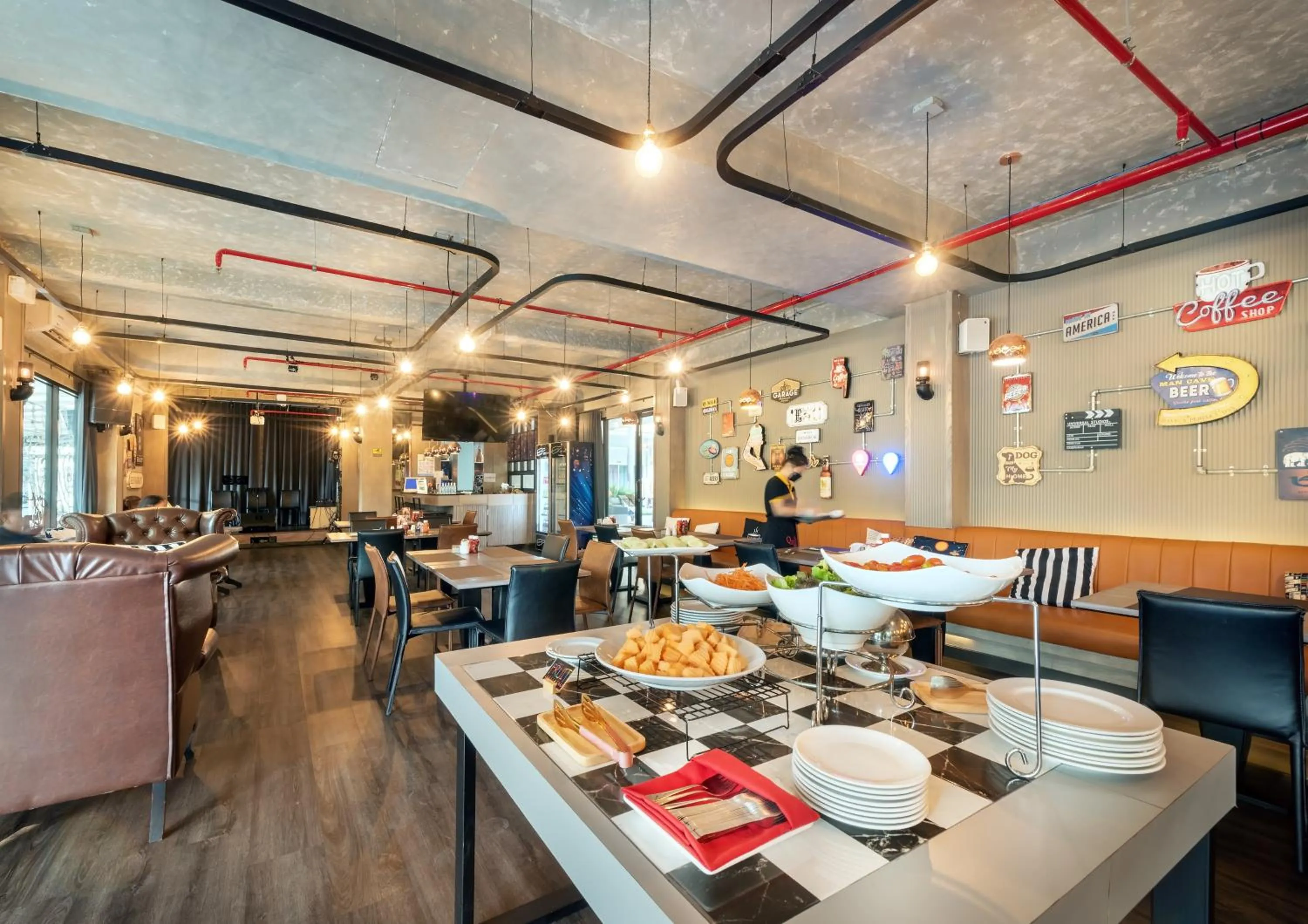 Restaurant/places to eat in Qiu Hotel Sukhumvit - BTS On Nut Station