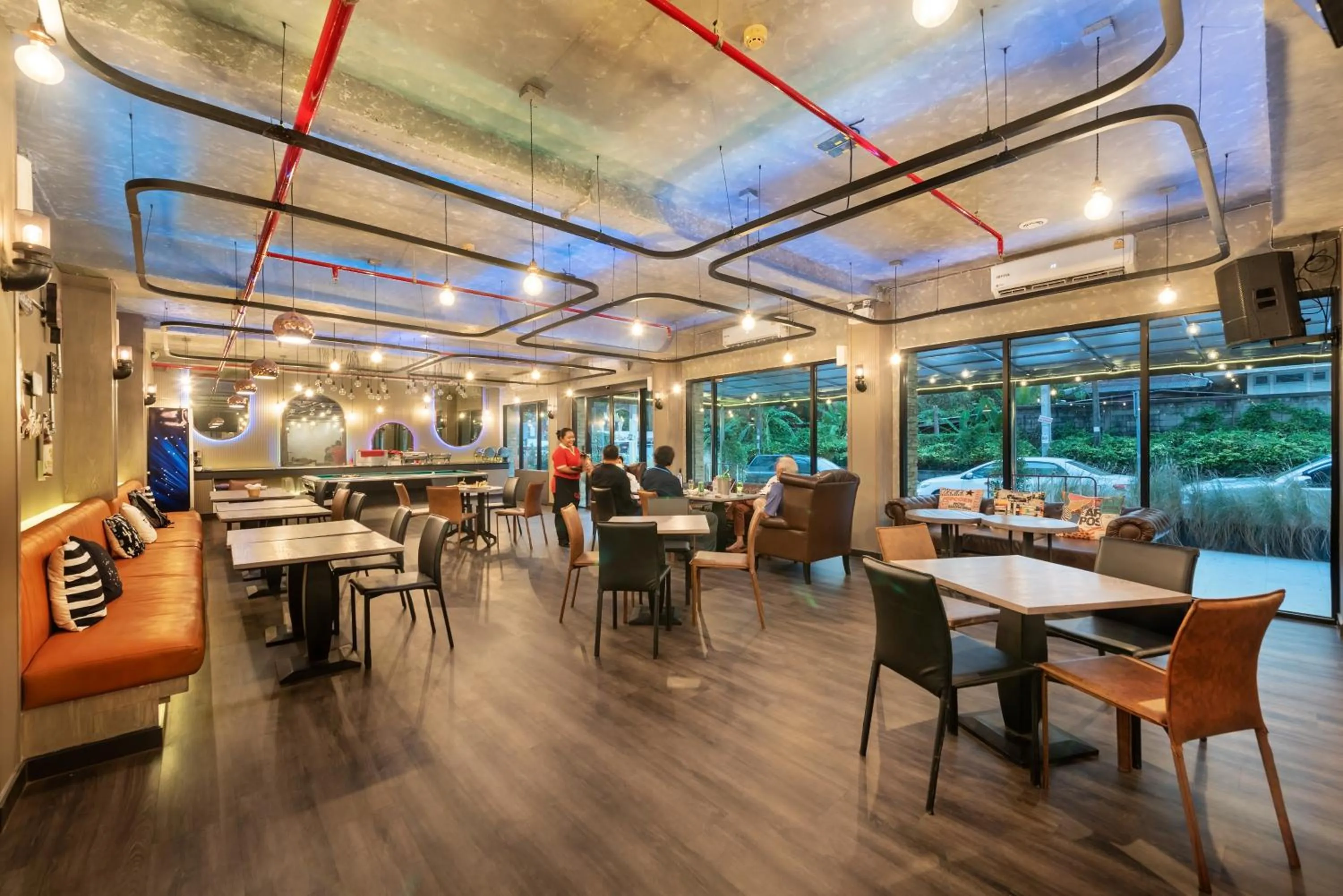 Restaurant/places to eat in Qiu Hotel Sukhumvit - BTS On Nut Station