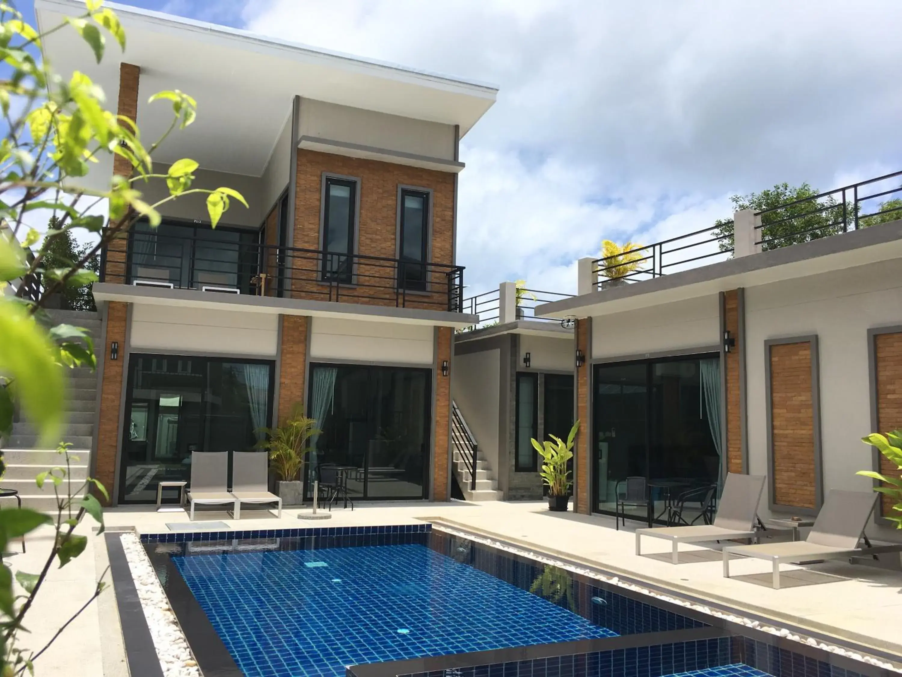 Baan Fran Sim Da Baan Fran Sim Da