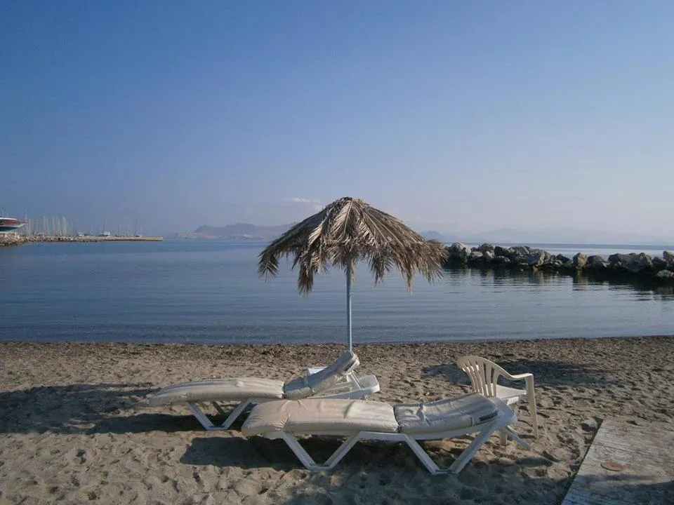Theodorou Beach Hotel Apartments