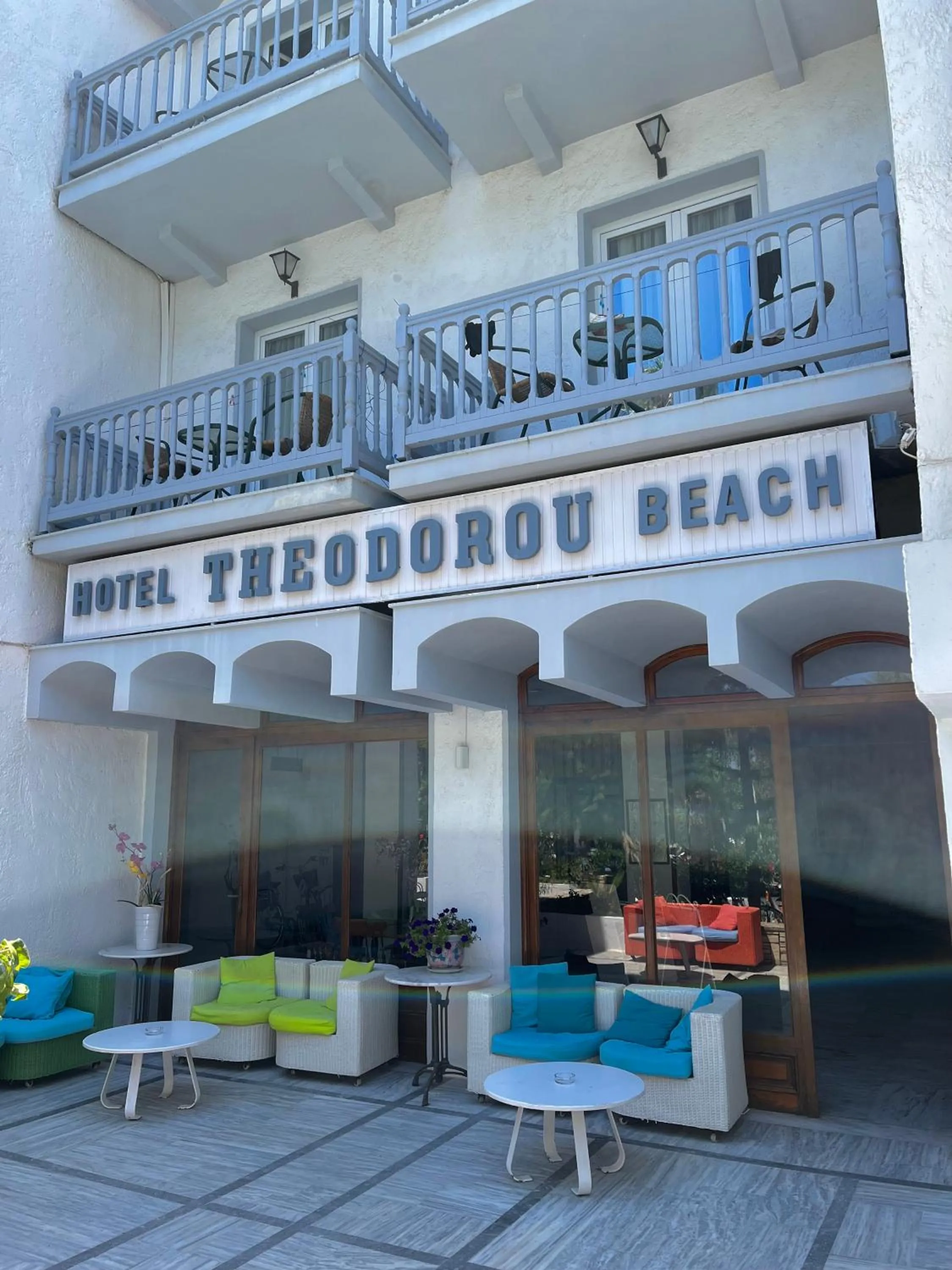 Theodorou Beach Hotel Apartments