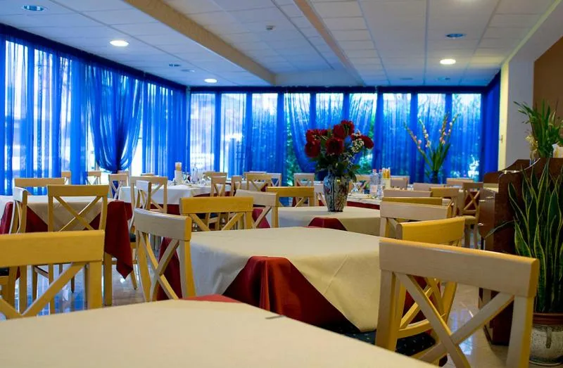 Restaurant/places to eat in Hotel Rado