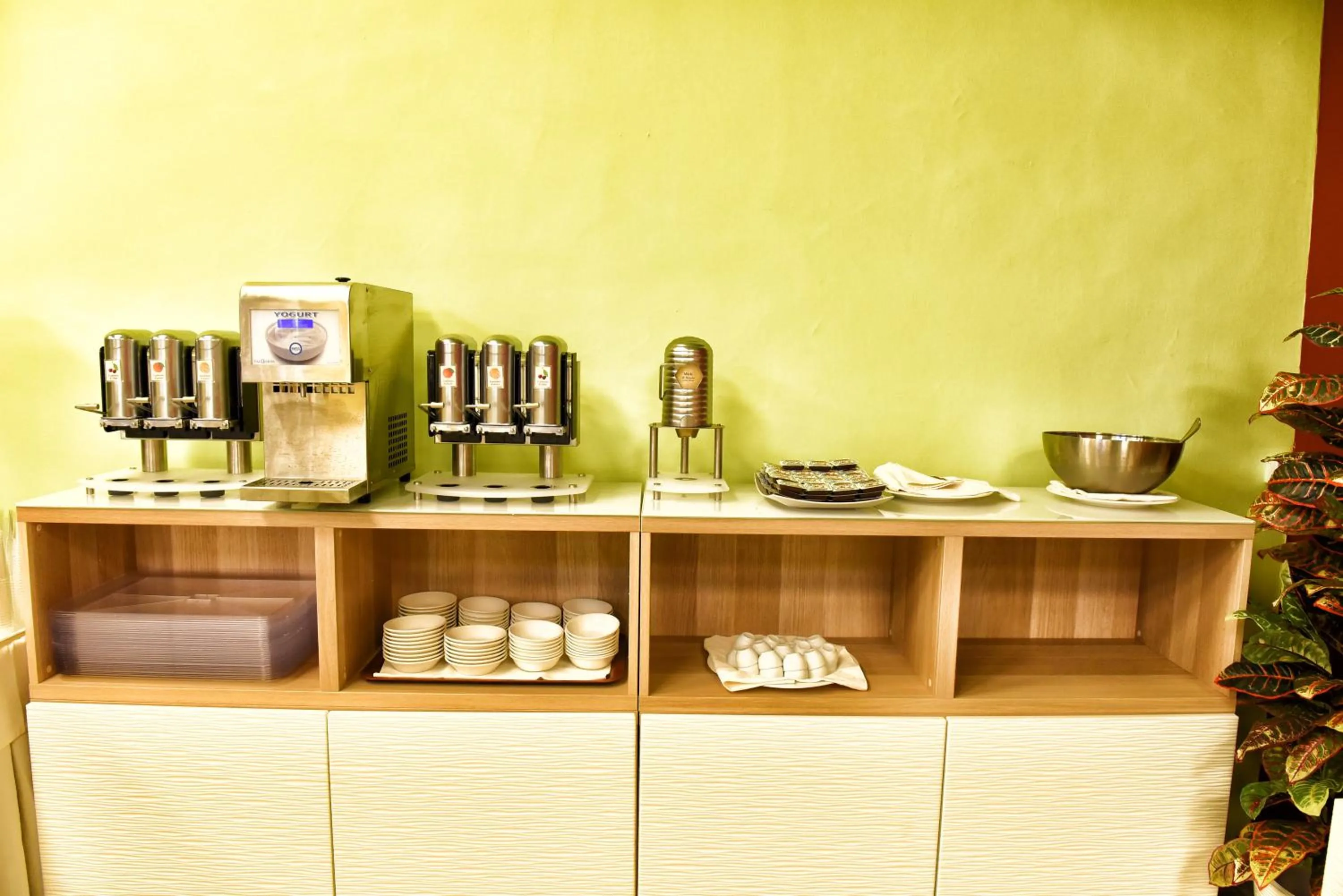 Breakfast in Grand Hotel Delle Terme