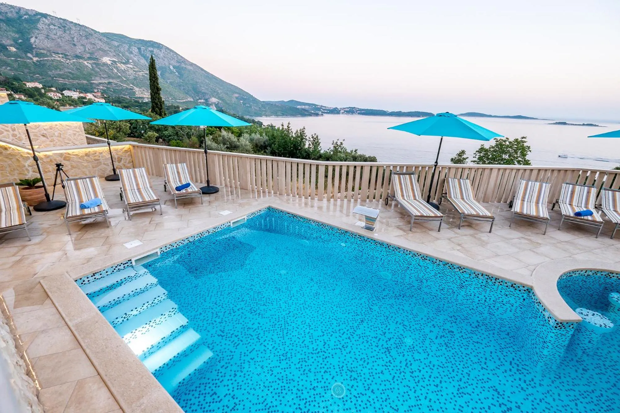 Swimming pool in Villa Sunset