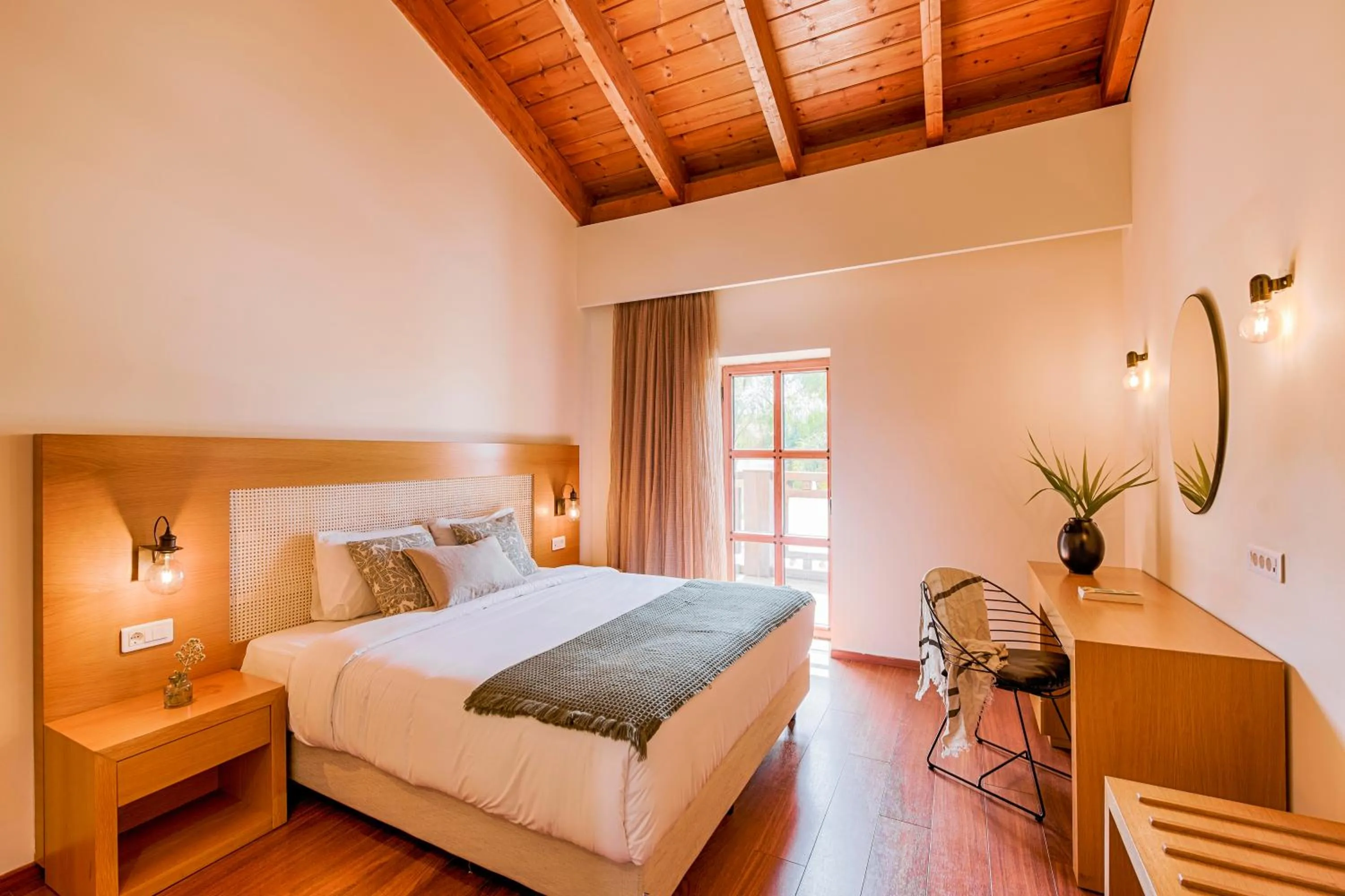 Bed in Villa Di Mare Seaside Suites