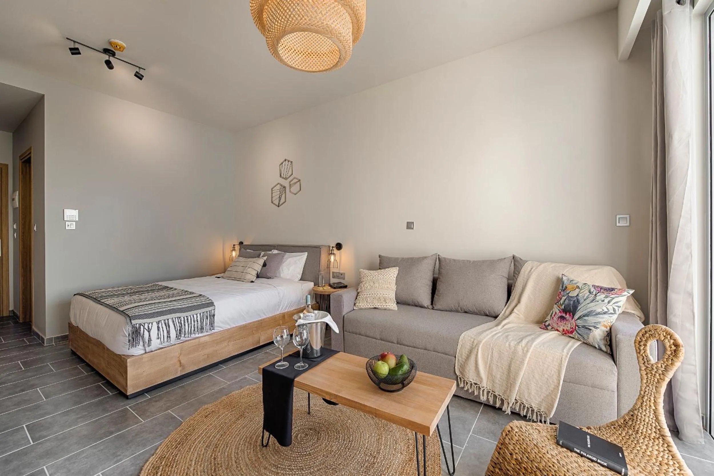 Living room, Bed in Villa Di Mare Seaside Suites