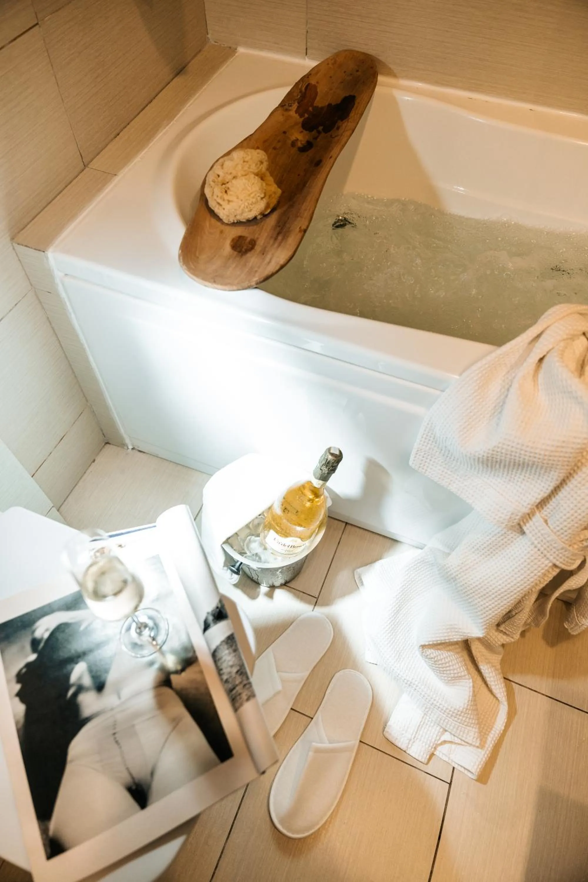 Bath in Villa Di Mare Seaside Suites