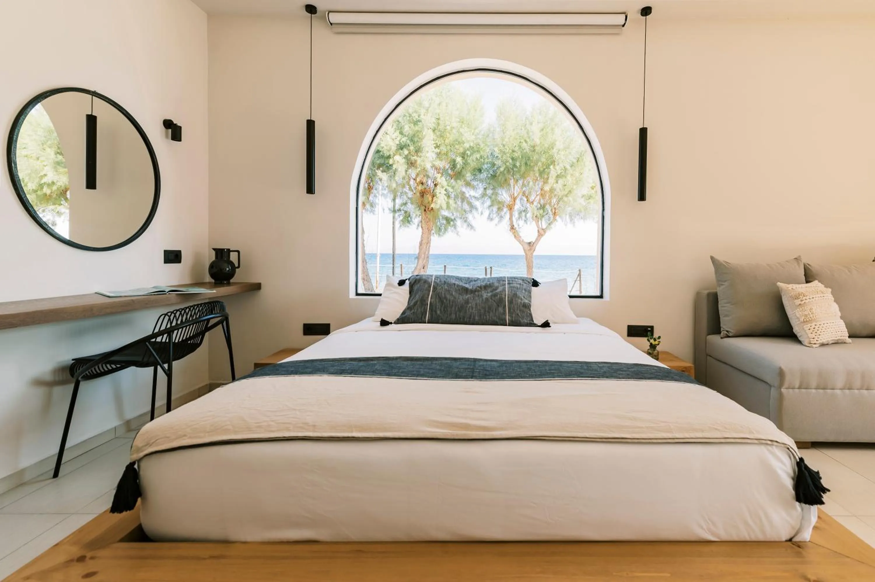 Bed in Villa Di Mare Seaside Suites