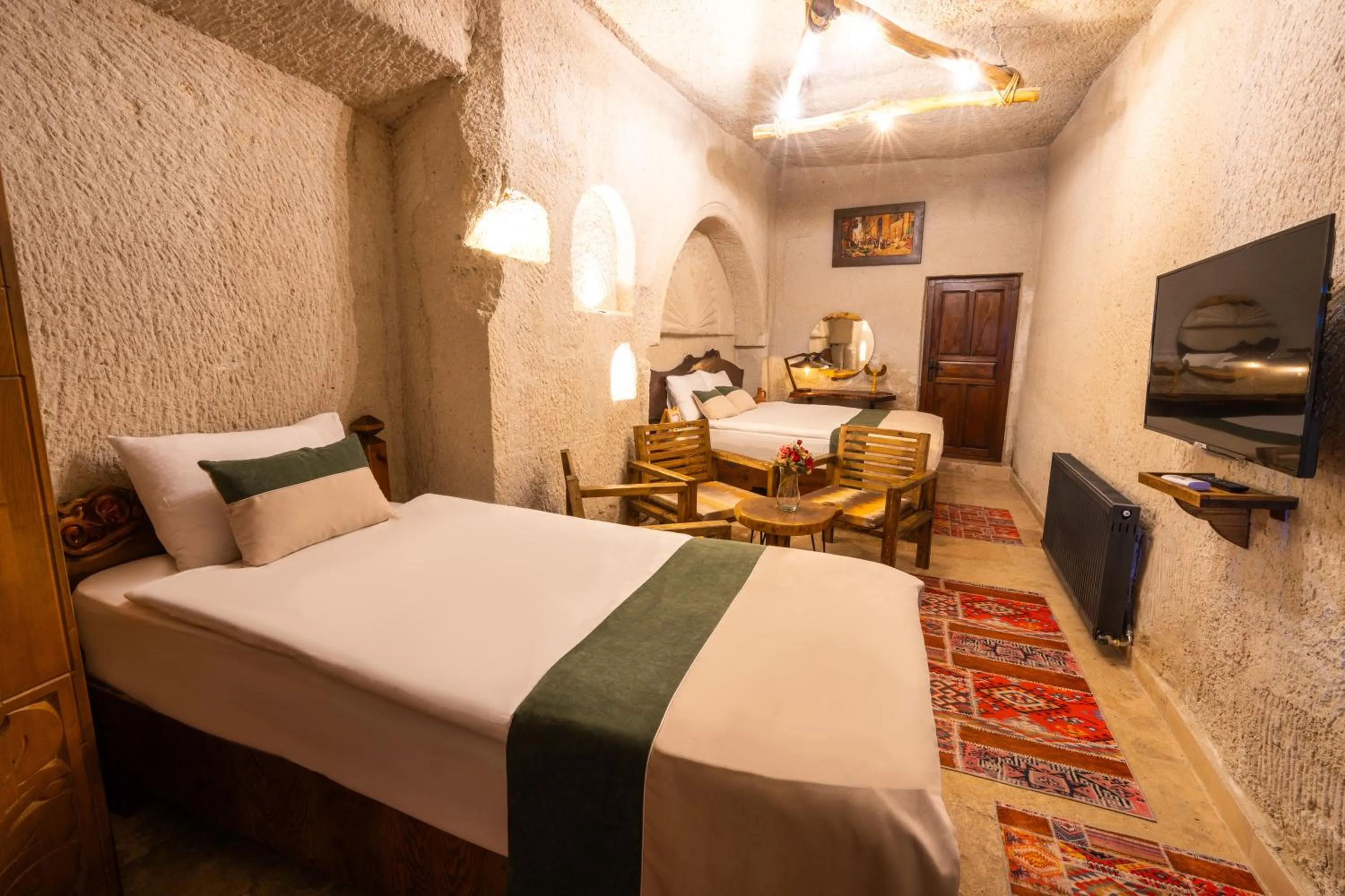 TV and multimedia, Bed in Sunset Cave