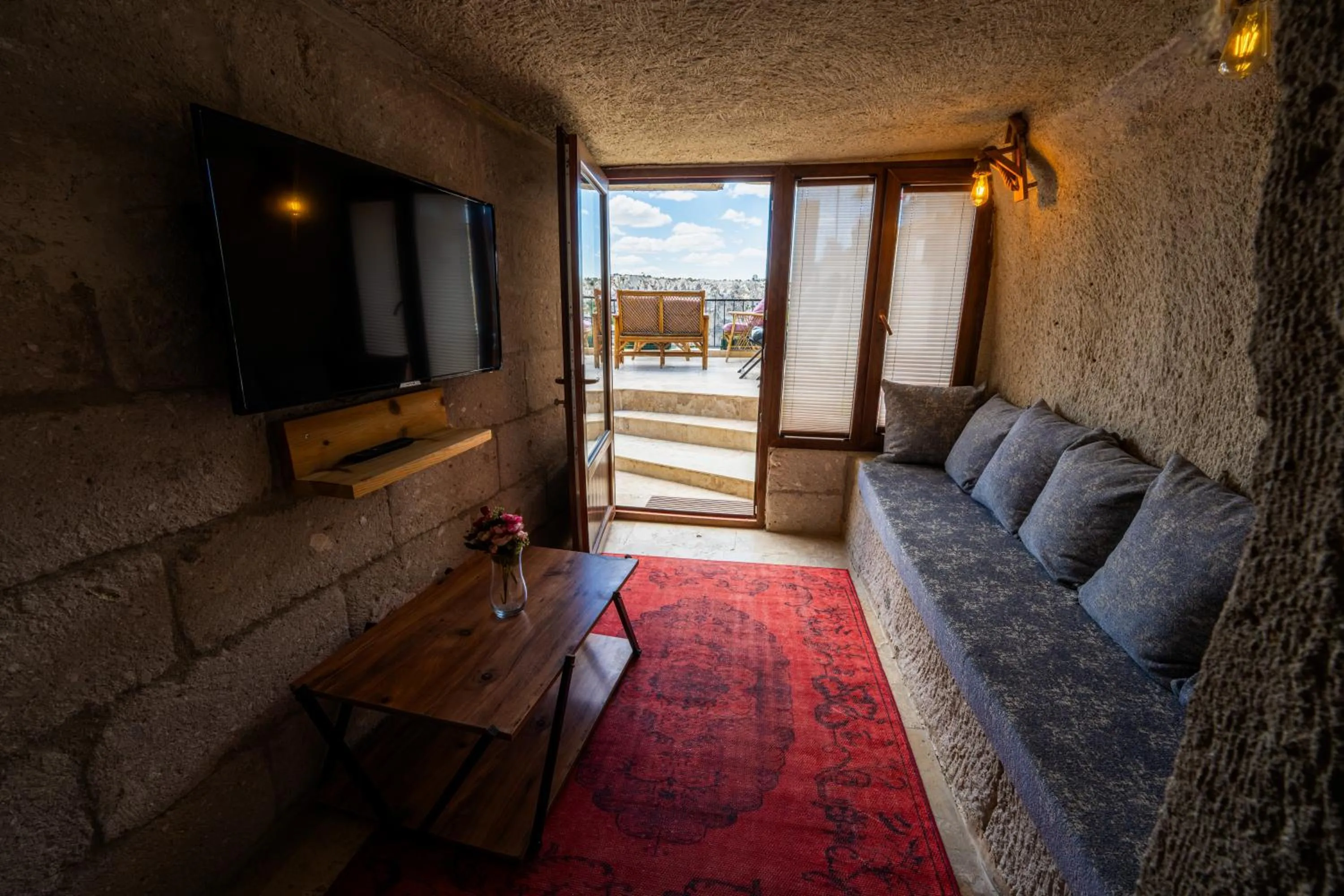 Facade/entrance in Sunset Cave