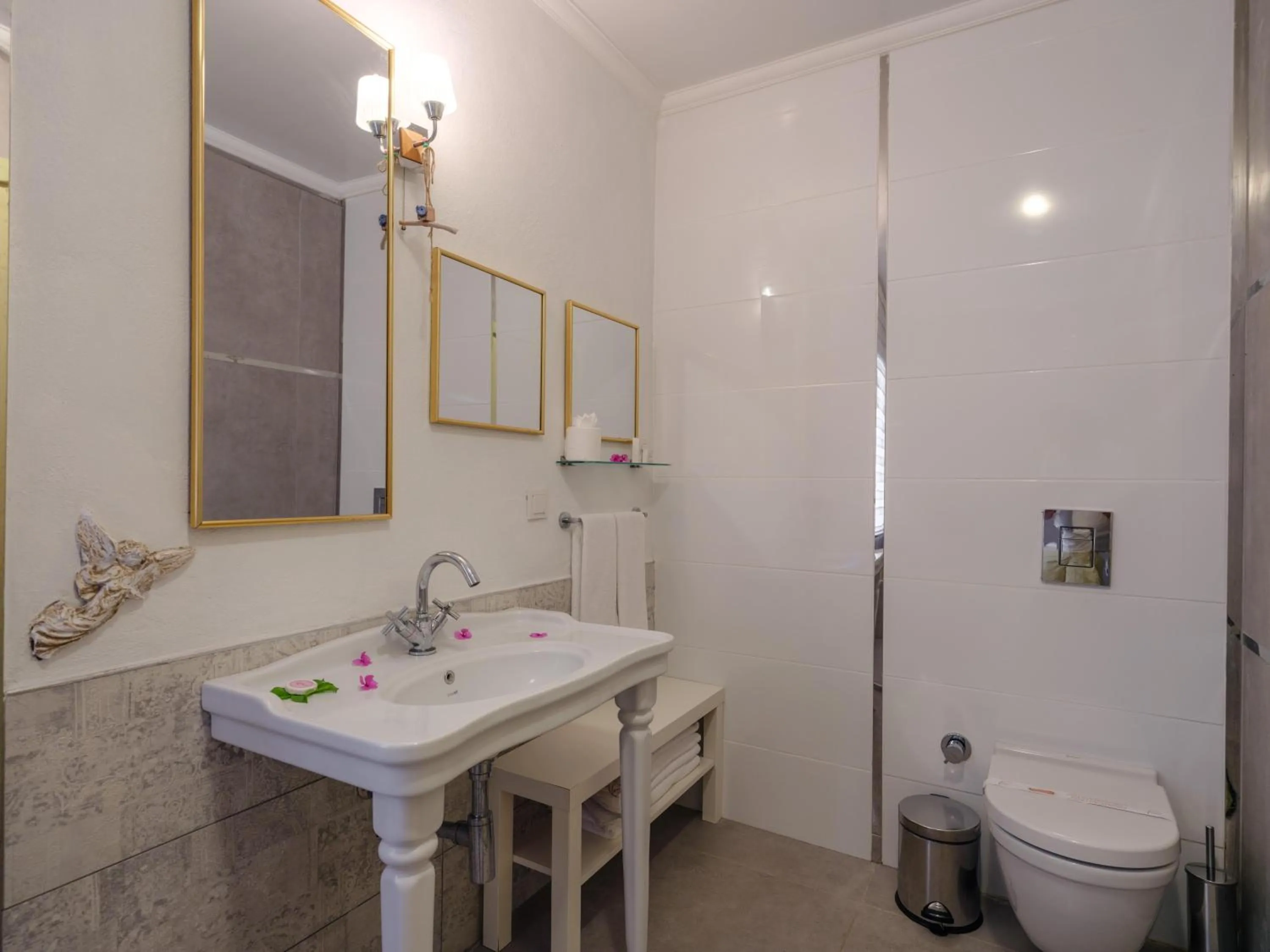 Bathroom in Flow Datca Surf & Beach Hotel