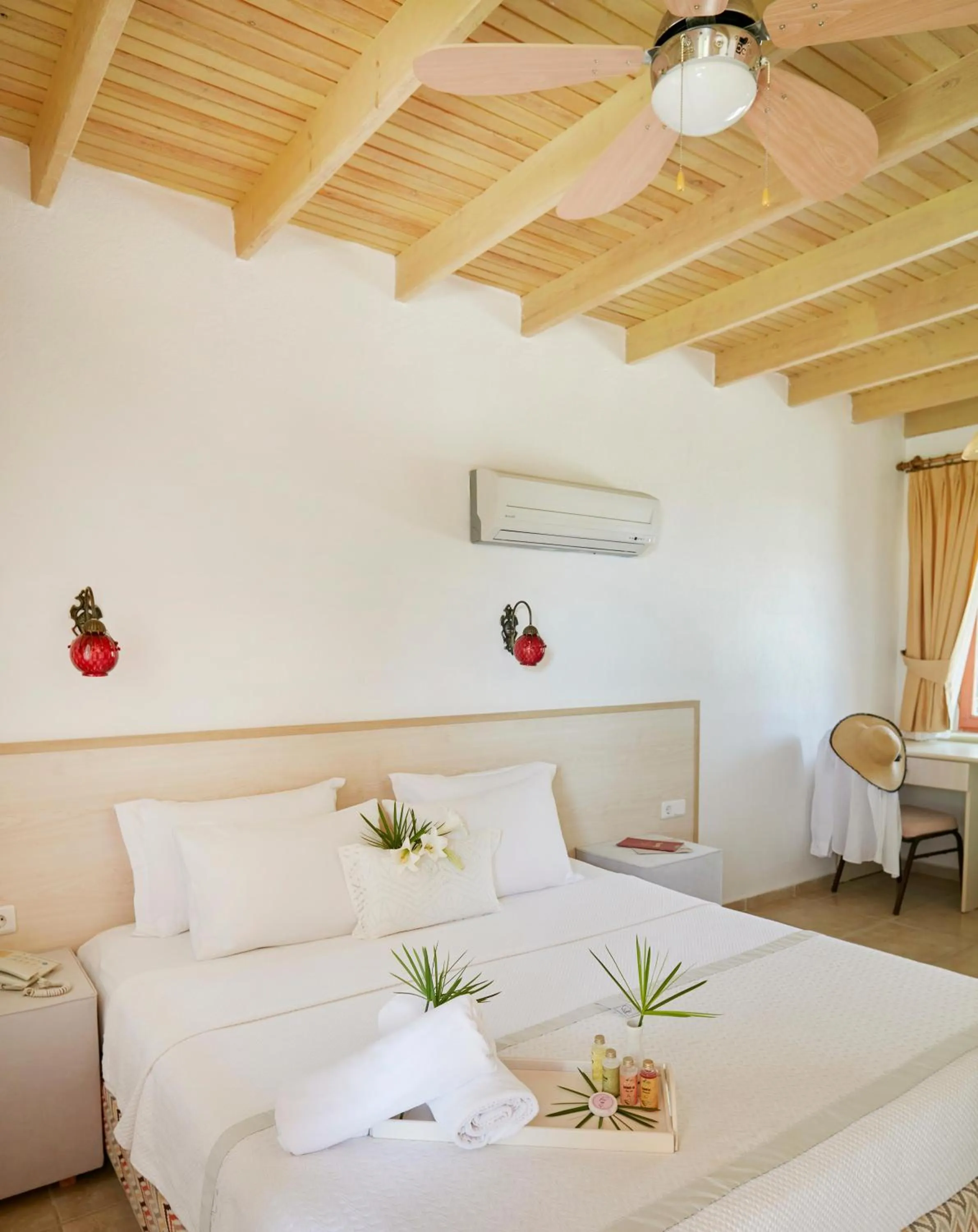 Photo of the whole room, Bed in Flow Datca Surf & Beach Hotel