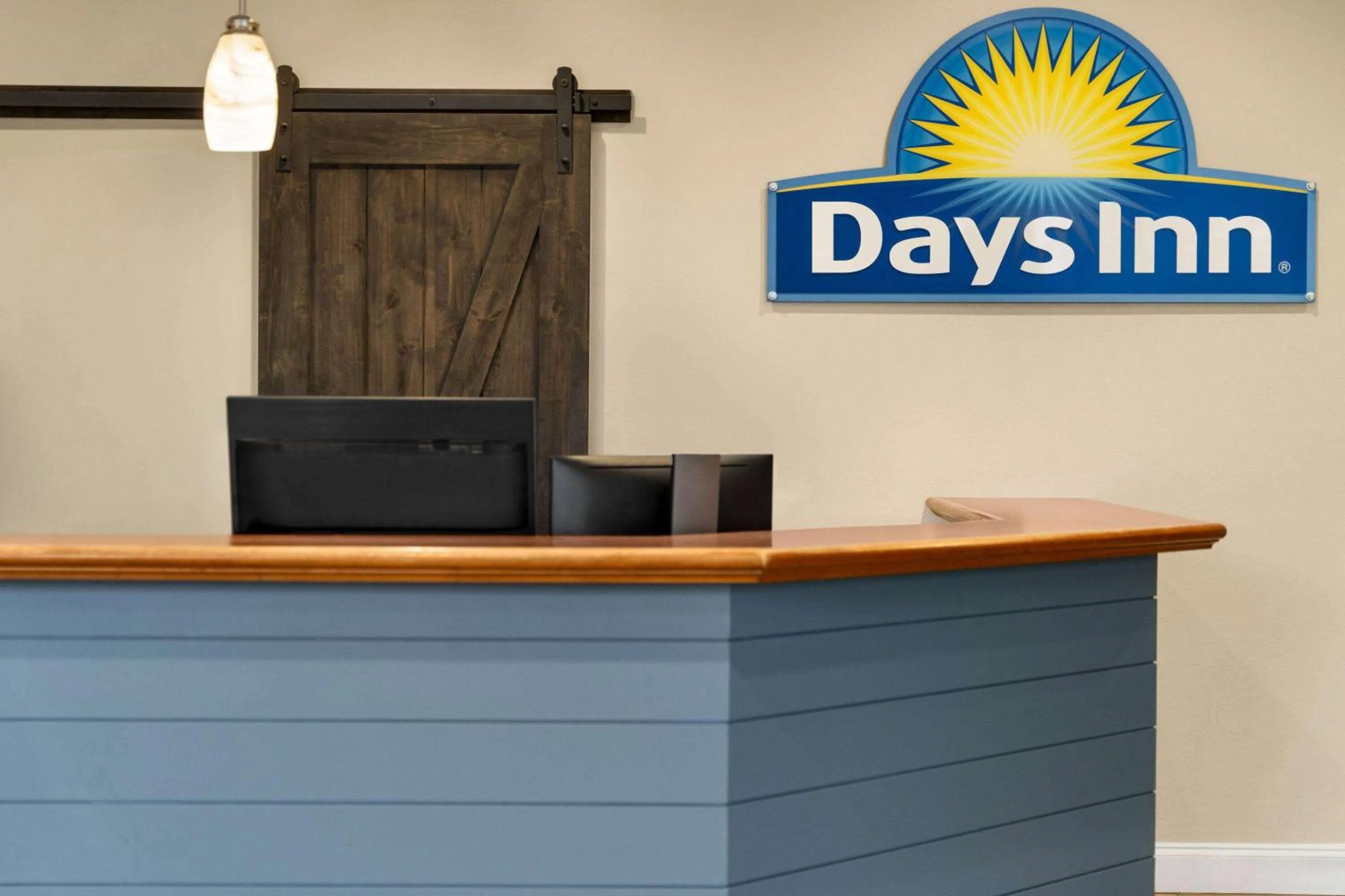 Lobby or reception in Days Inn & Suites by Wyndham Lancaster Amish Country