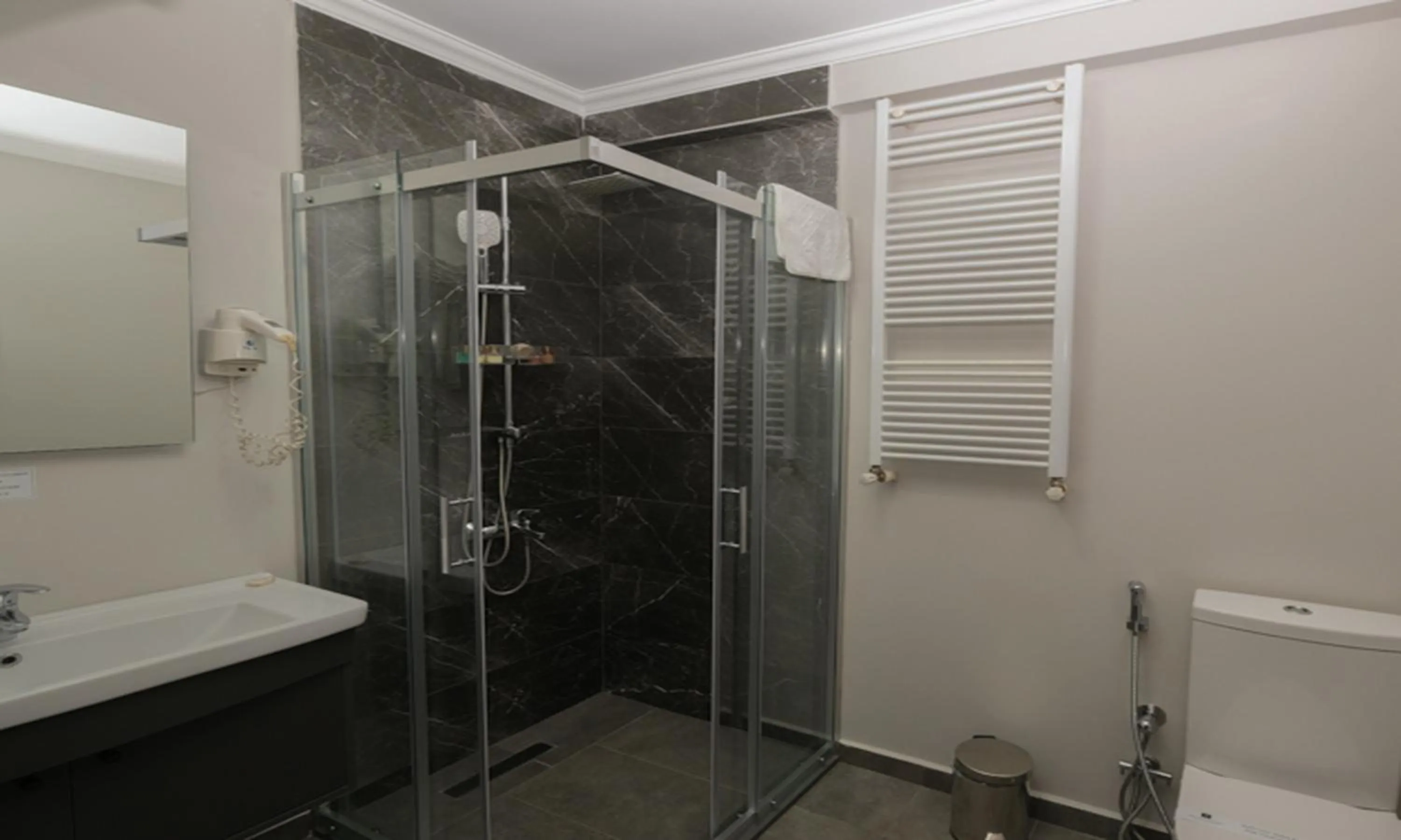 Shower in Belle Maison Hotel&Residence