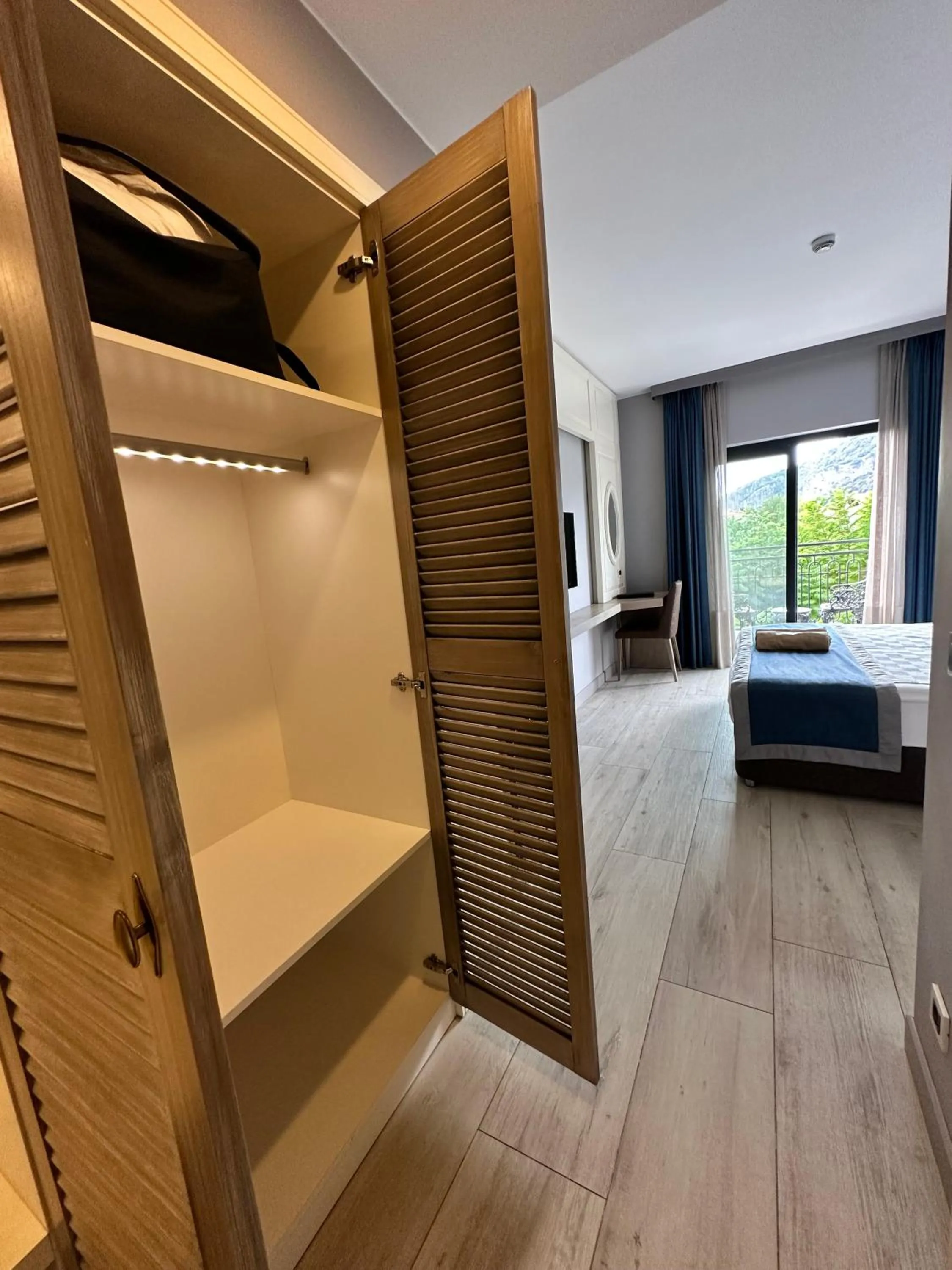 wardrobe, Bed in Michelangelo Boutique Hotel Dalyan