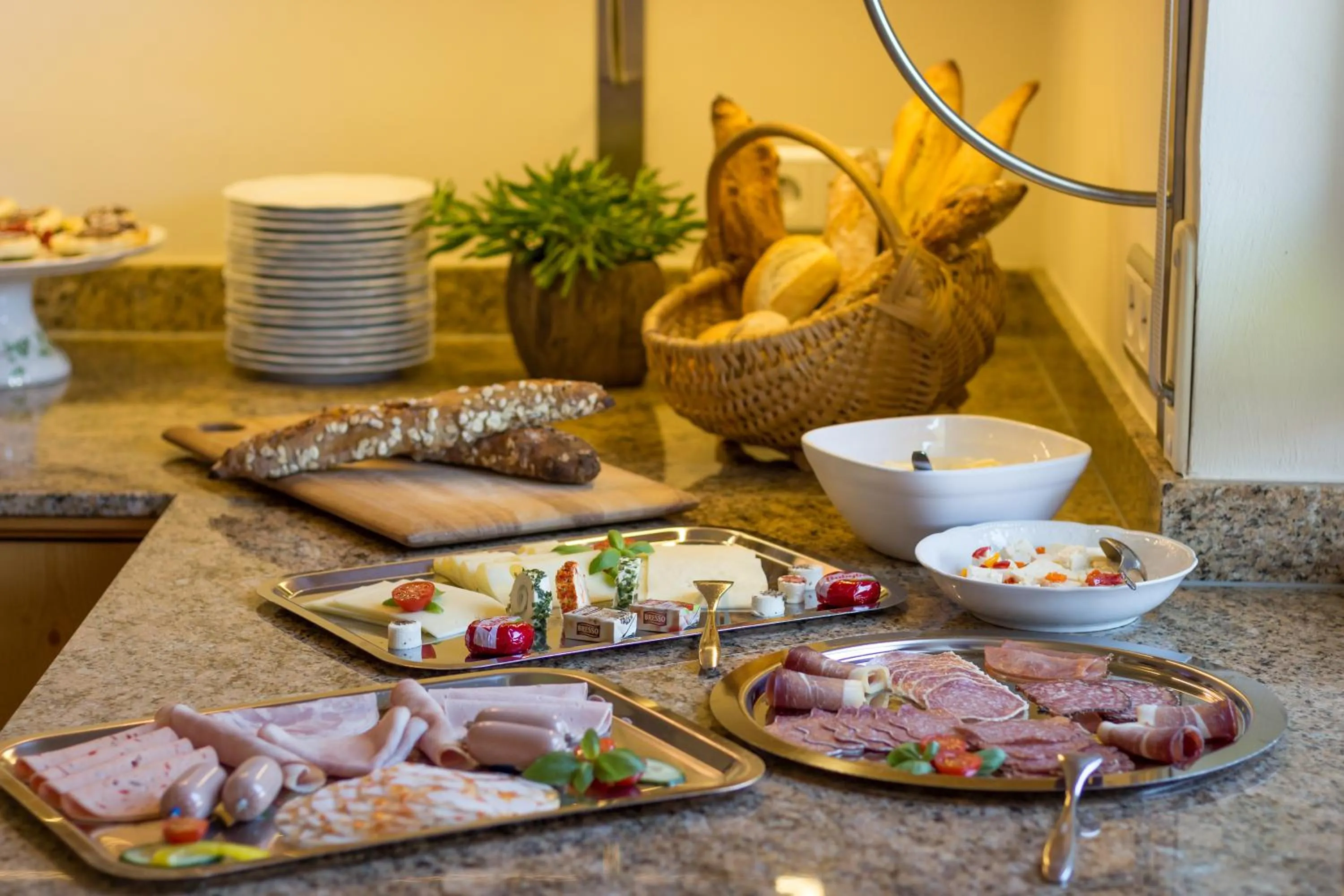 Buffet breakfast in Gästehaus Burgblick