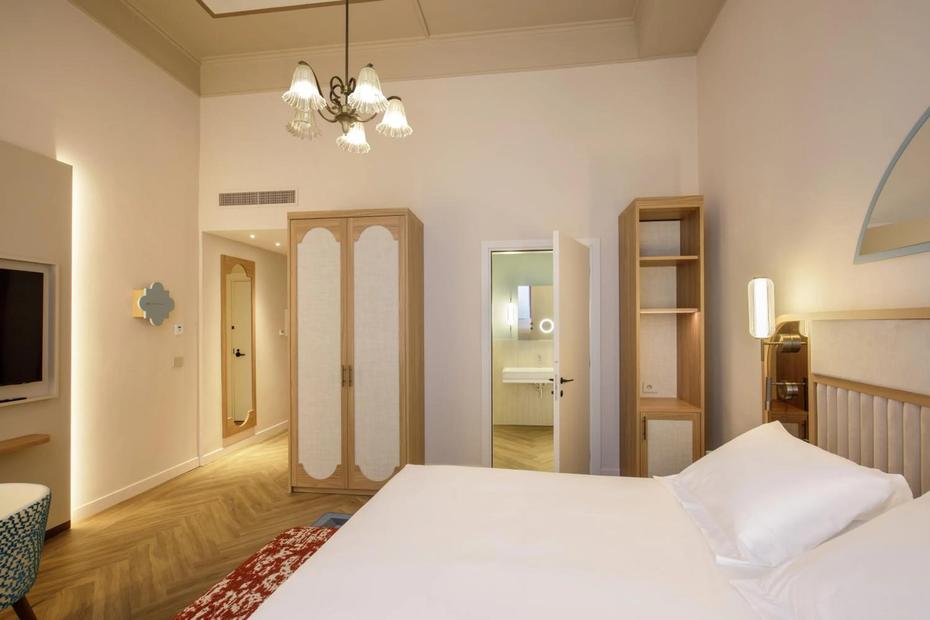 Bed in Rosetta Hotel Perugia Tapestry Collection By Hilton