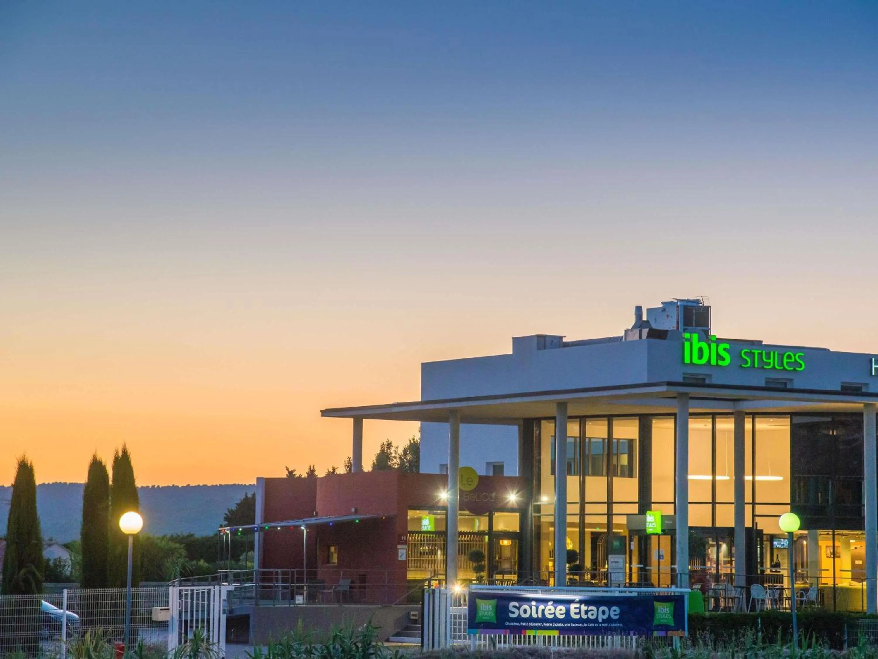 Property building in ibis Styles Pertuis Portes du Luberon