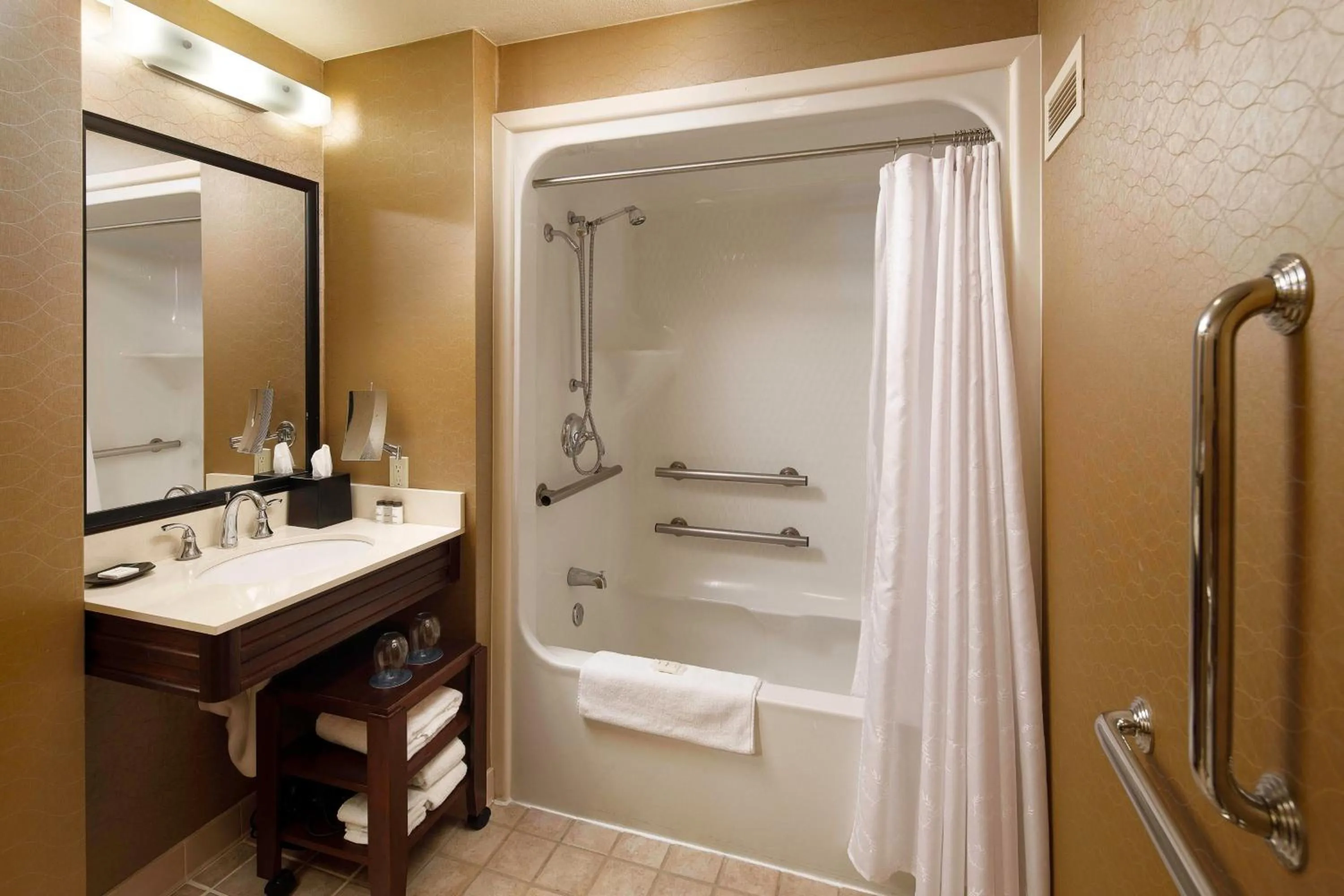 Bathroom in Sheraton Sioux Falls Hotel & Convention Center
