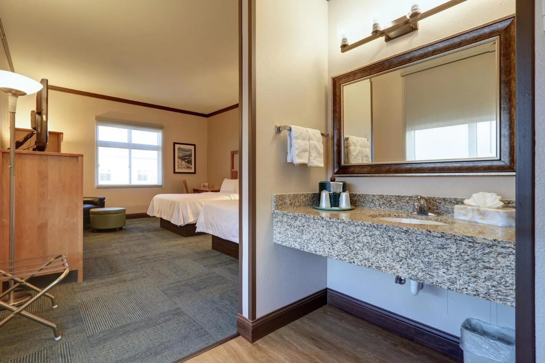 Bathroom, Bed in Dimond Center Hotel