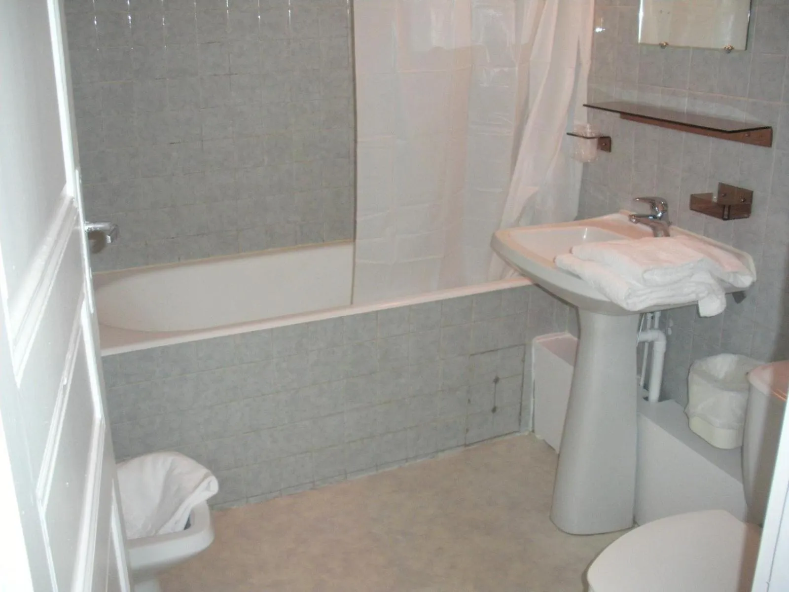 Toilet in Hotel De La Poste