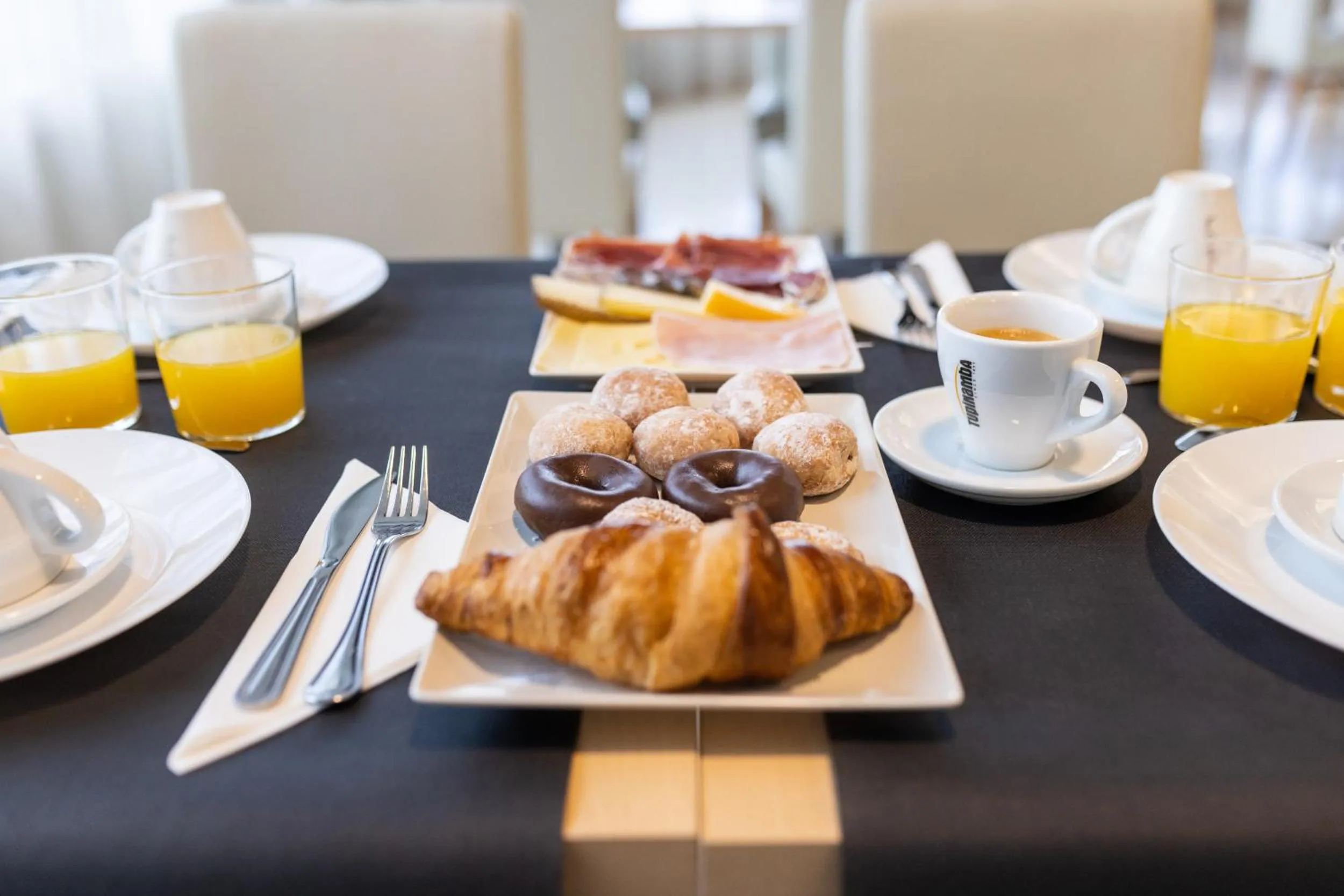 Food and drinks in Hotel Can Pamplona