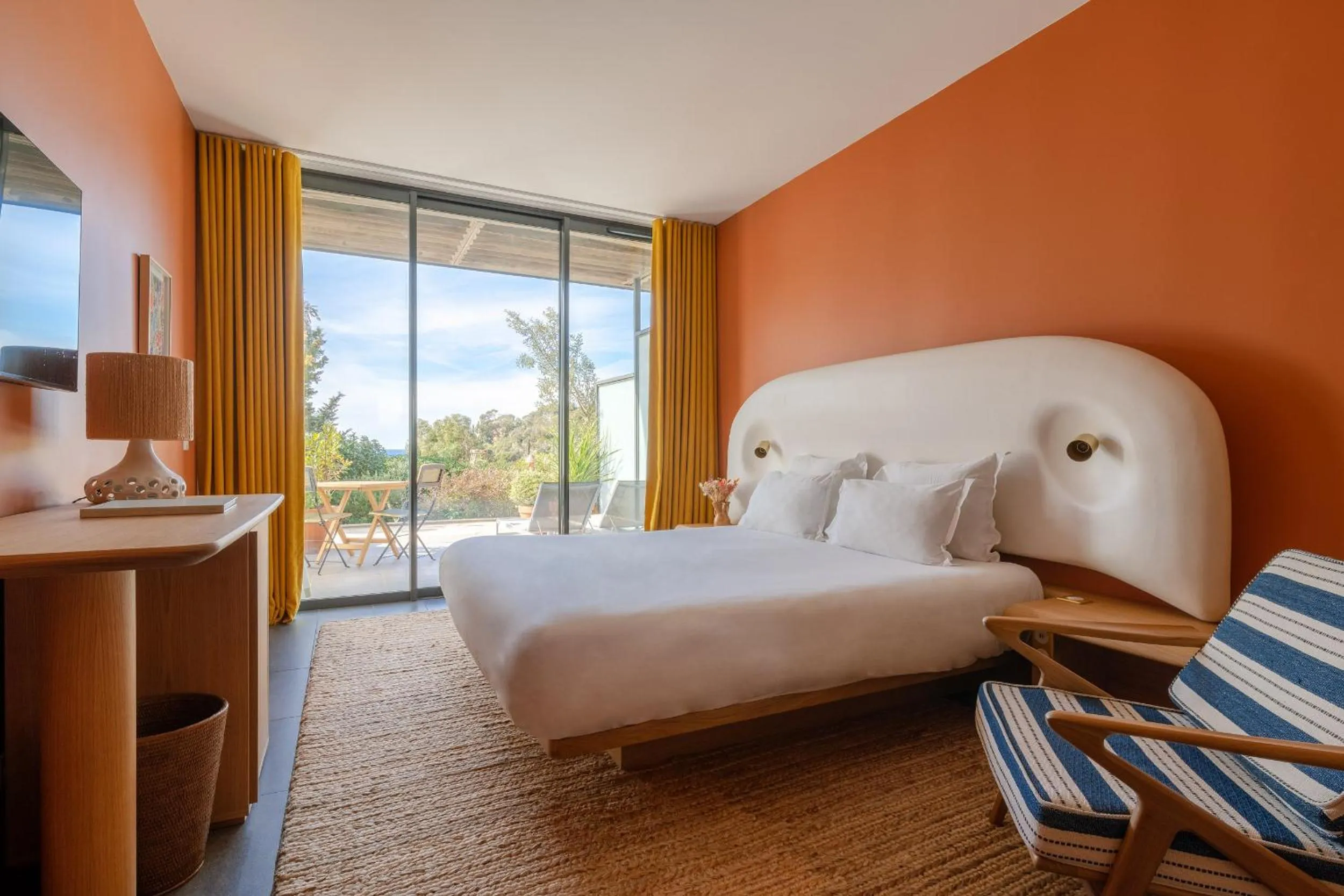 Patio, Bed in Les Terrasses du Bailli